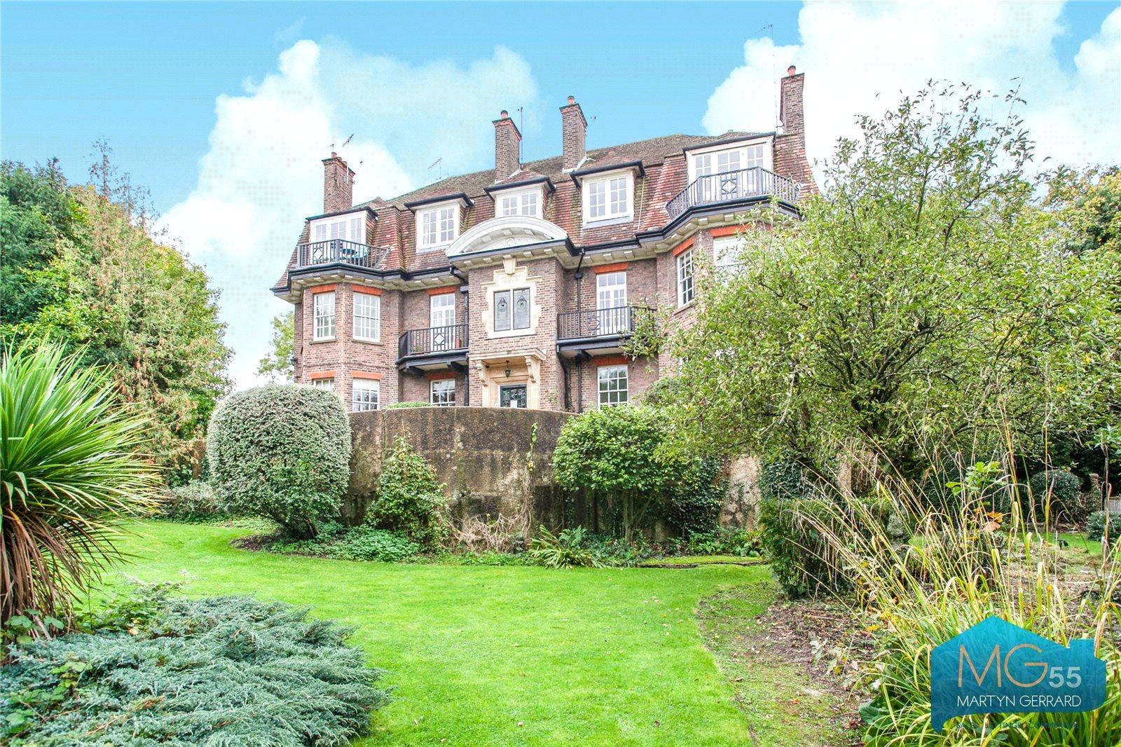2 bedroom Apartment to rent - Martyn Gerrard