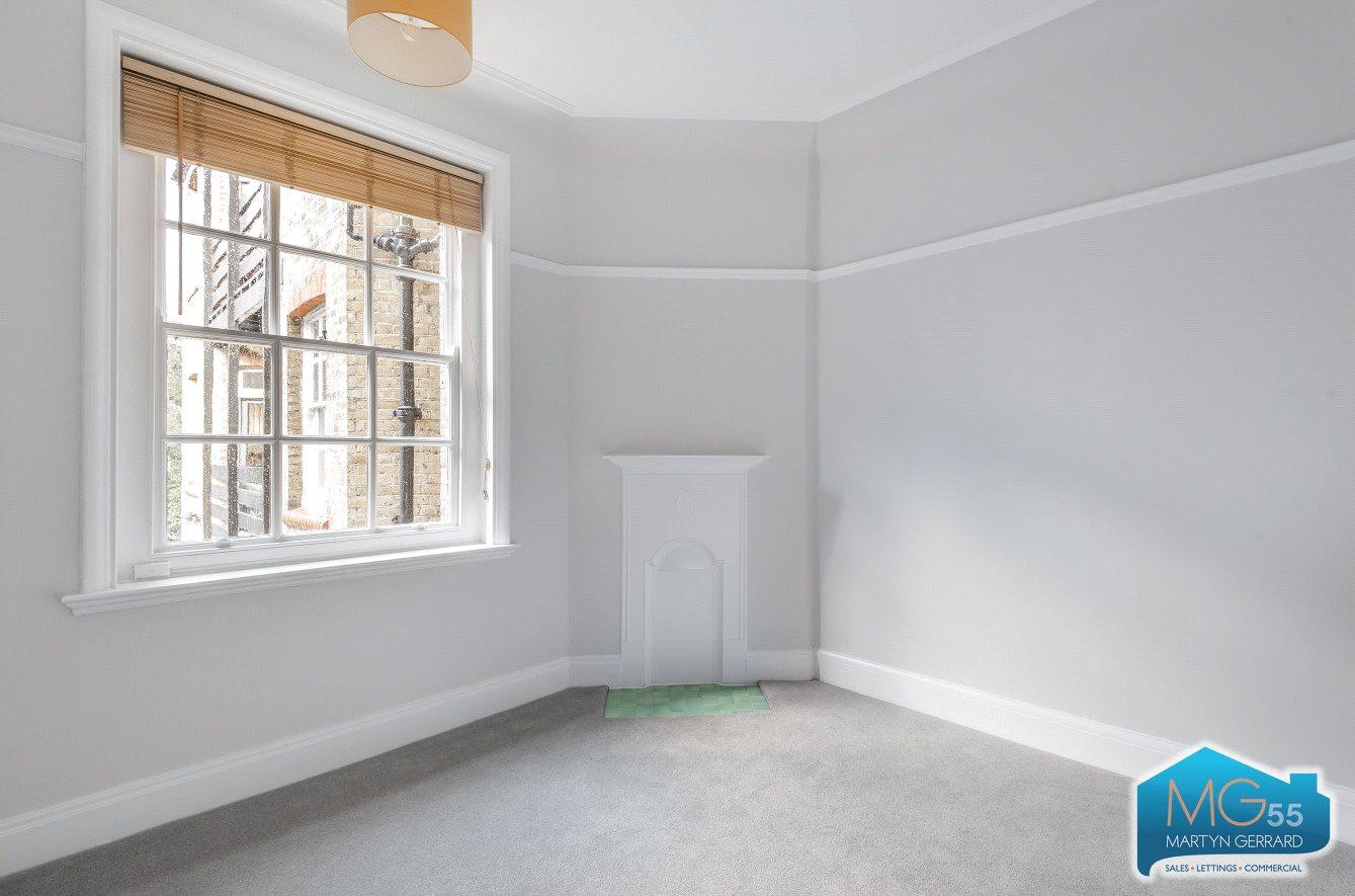 2 bedroom Apartment to rent - Martyn Gerrard