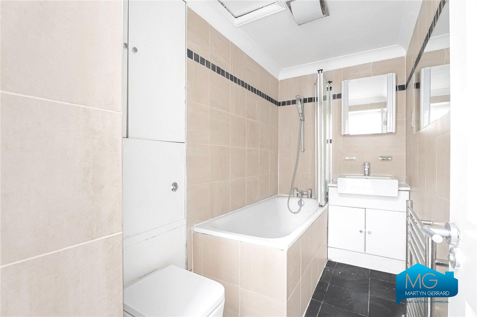 3 bedroom Apartment to rent - Martyn Gerrard