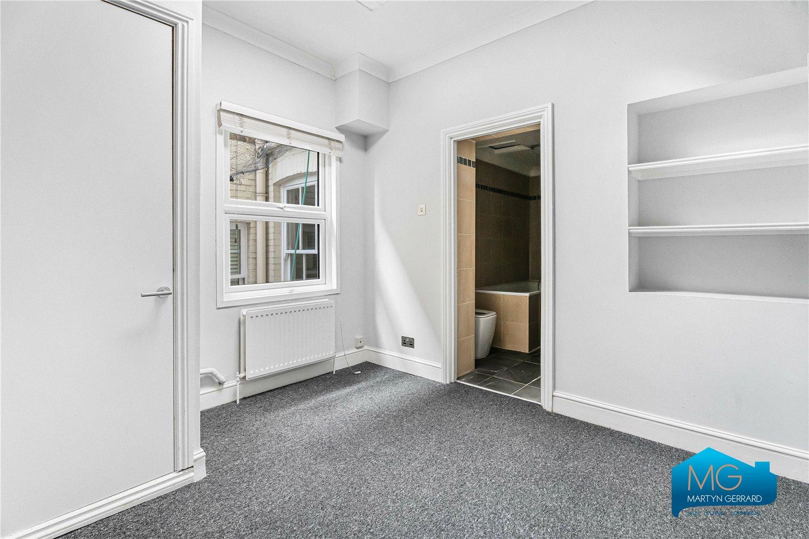 3 bedroom Apartment to rent - Martyn Gerrard