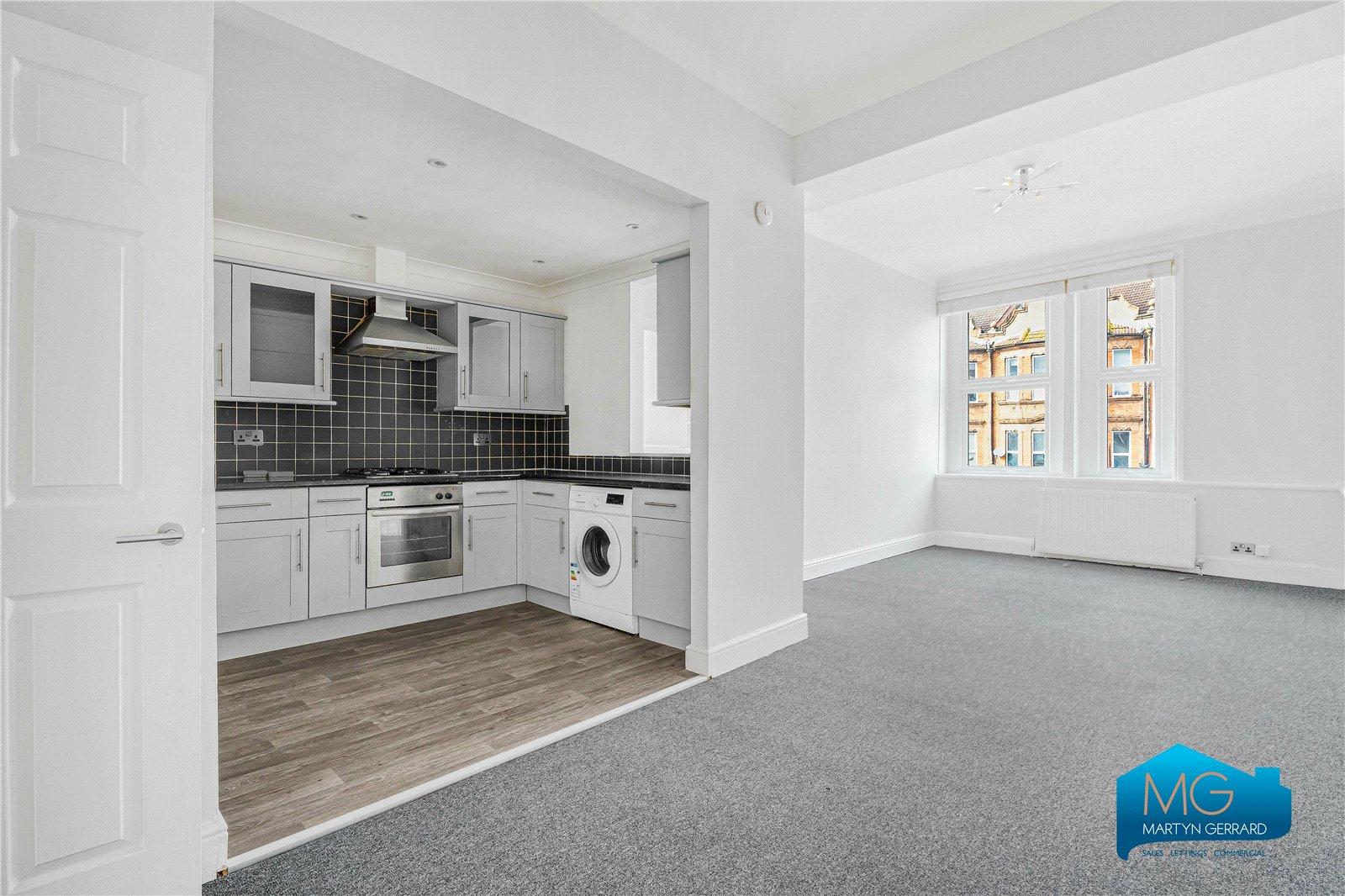 3 bedroom Apartment to rent - Martyn Gerrard