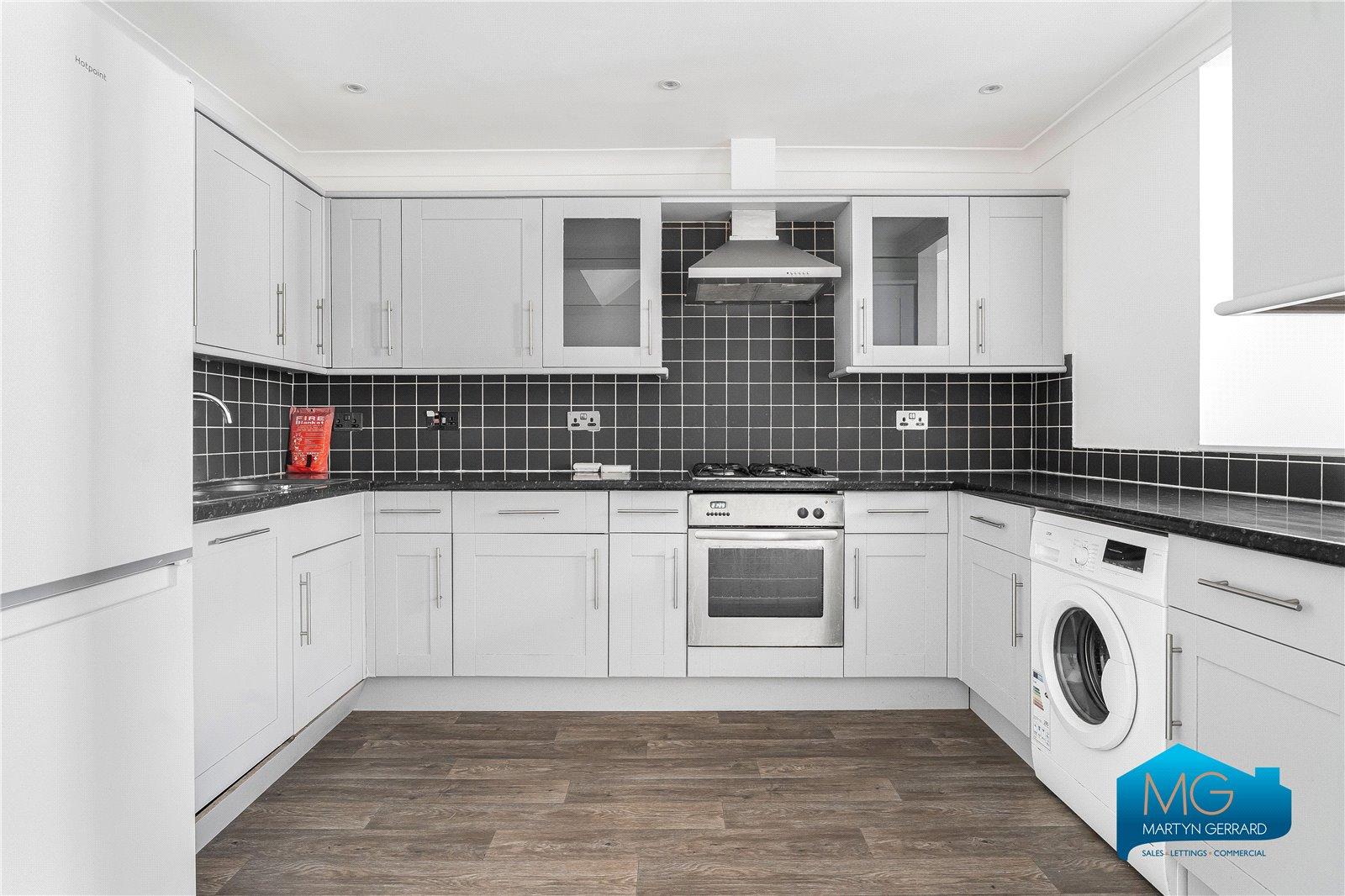 3 bedroom Apartment to rent - Martyn Gerrard