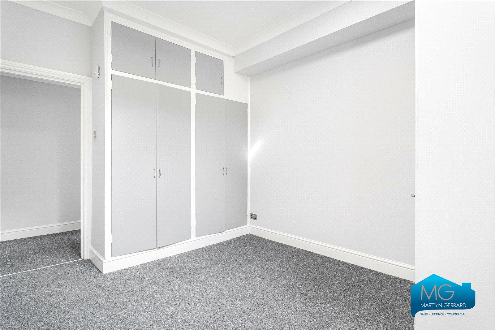 3 bedroom Apartment to rent - Martyn Gerrard