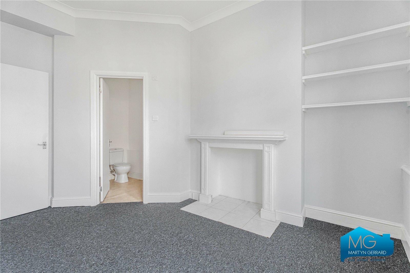 3 bedroom Apartment to rent - Martyn Gerrard