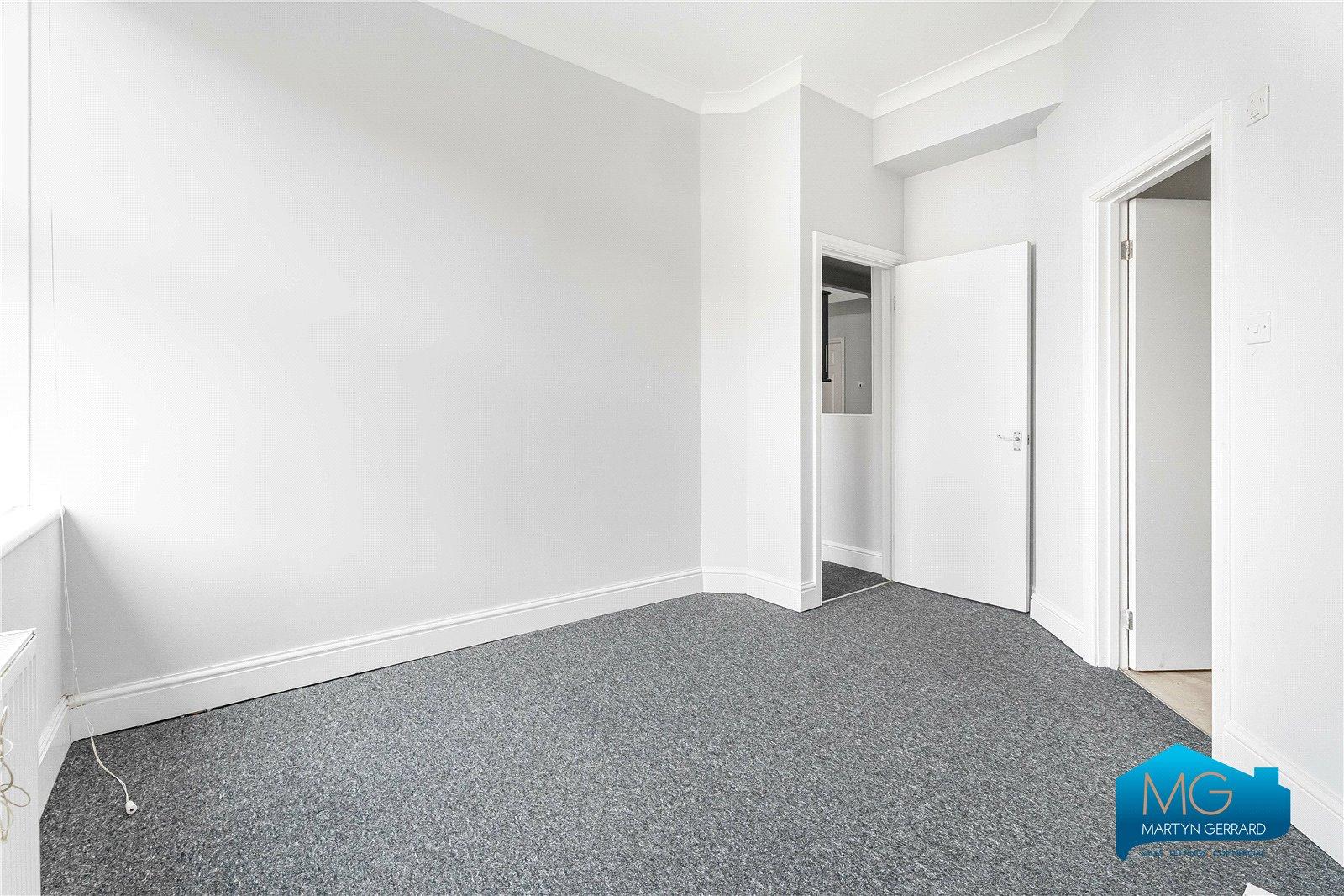 3 bedroom Apartment to rent - Martyn Gerrard