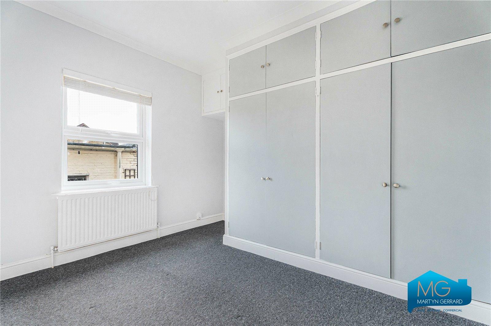 3 bedroom Apartment to rent - Martyn Gerrard