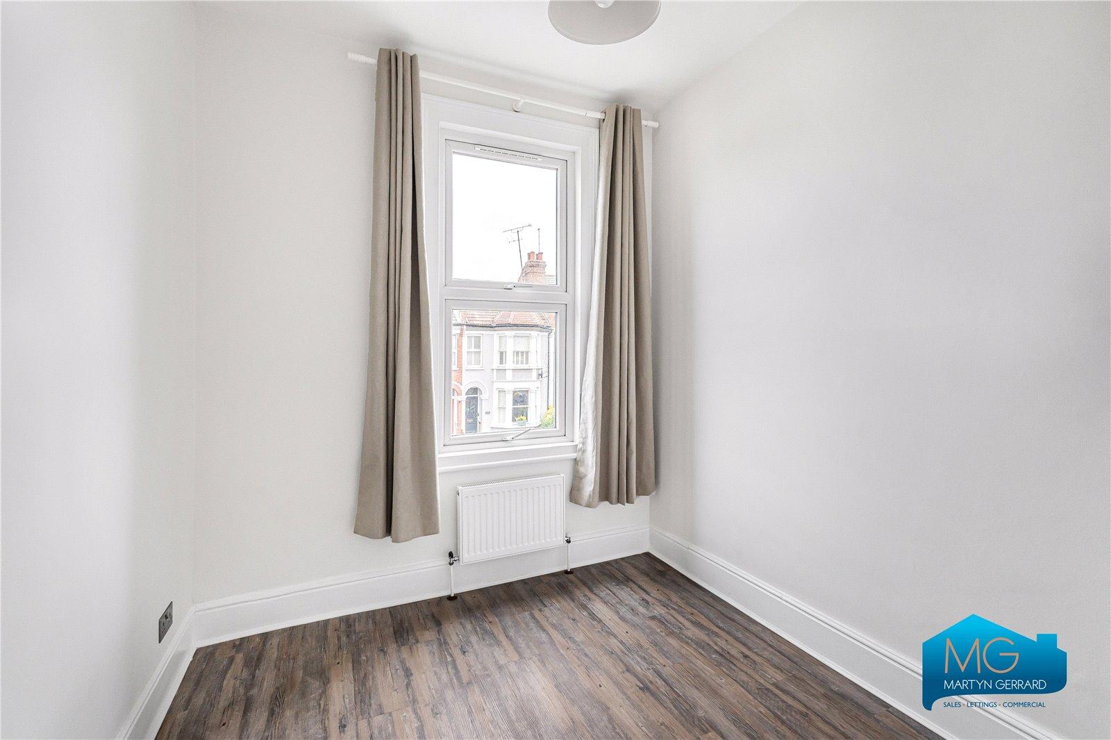 2 bedroom Apartment to rent - Martyn Gerrard