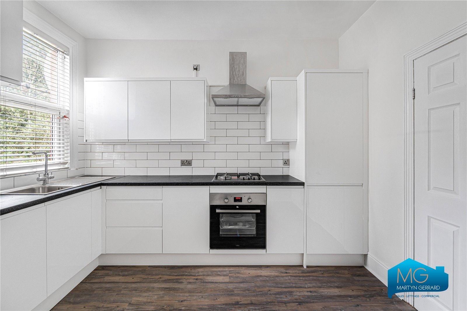 2 bedroom Apartment to rent - Martyn Gerrard