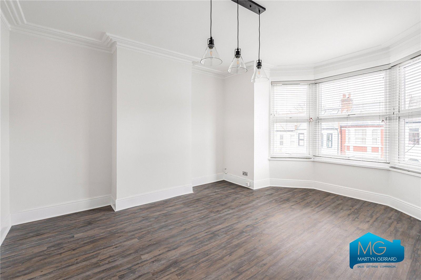 2 bedroom Apartment to rent - Martyn Gerrard