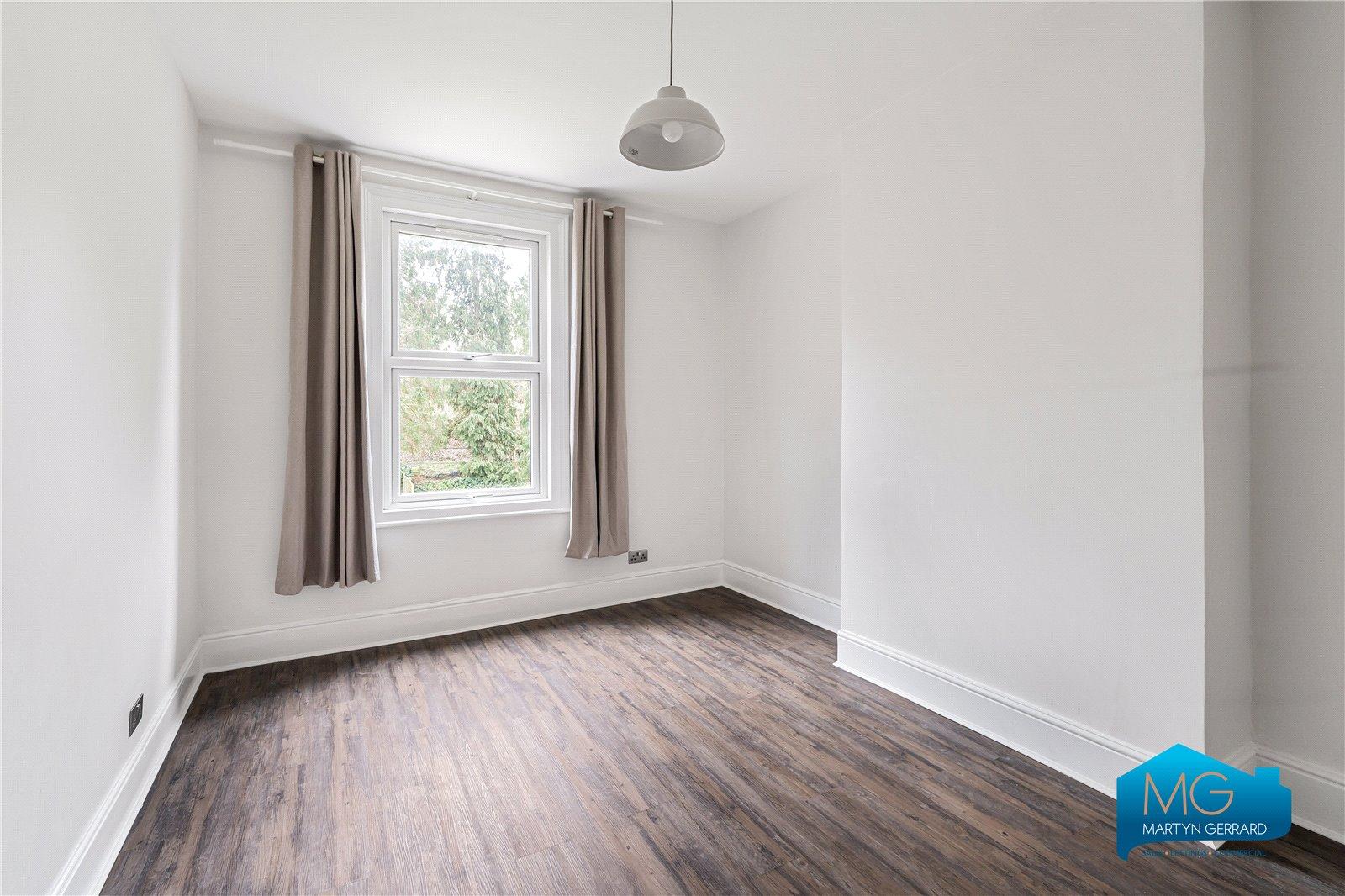 2 bedroom Apartment to rent - Martyn Gerrard