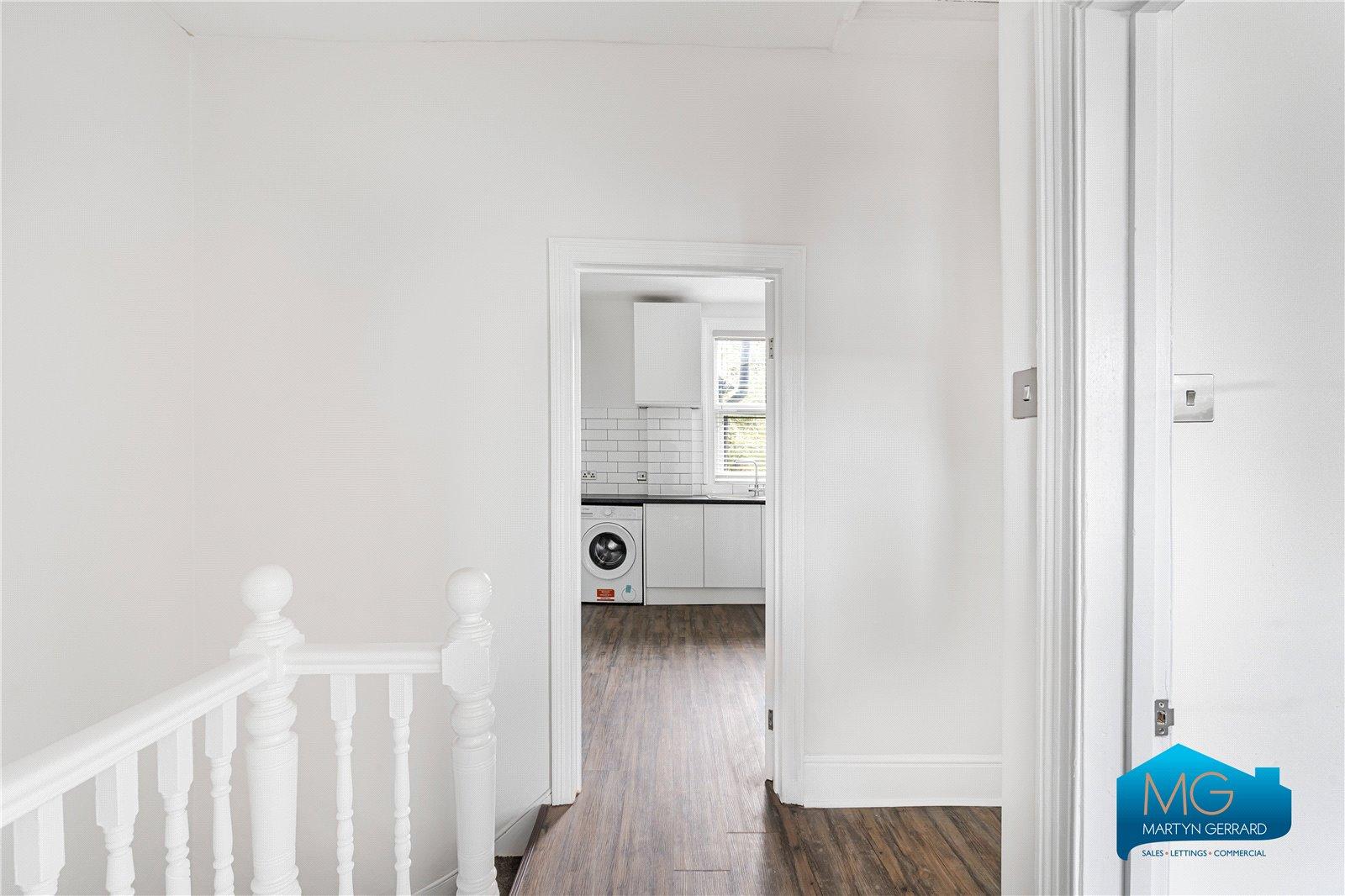 2 bedroom Apartment to rent - Martyn Gerrard