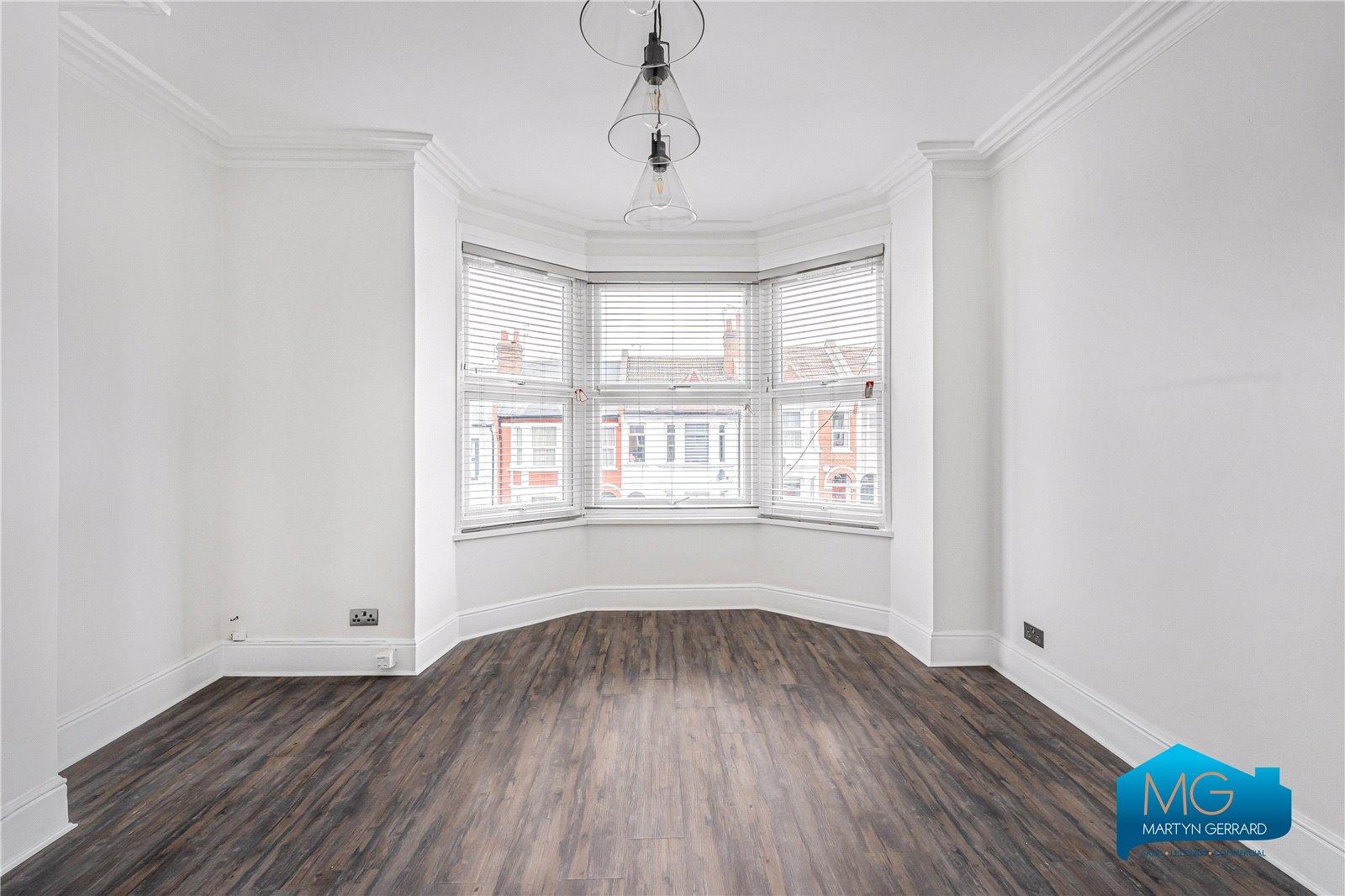 2 bedroom Apartment to rent - Martyn Gerrard