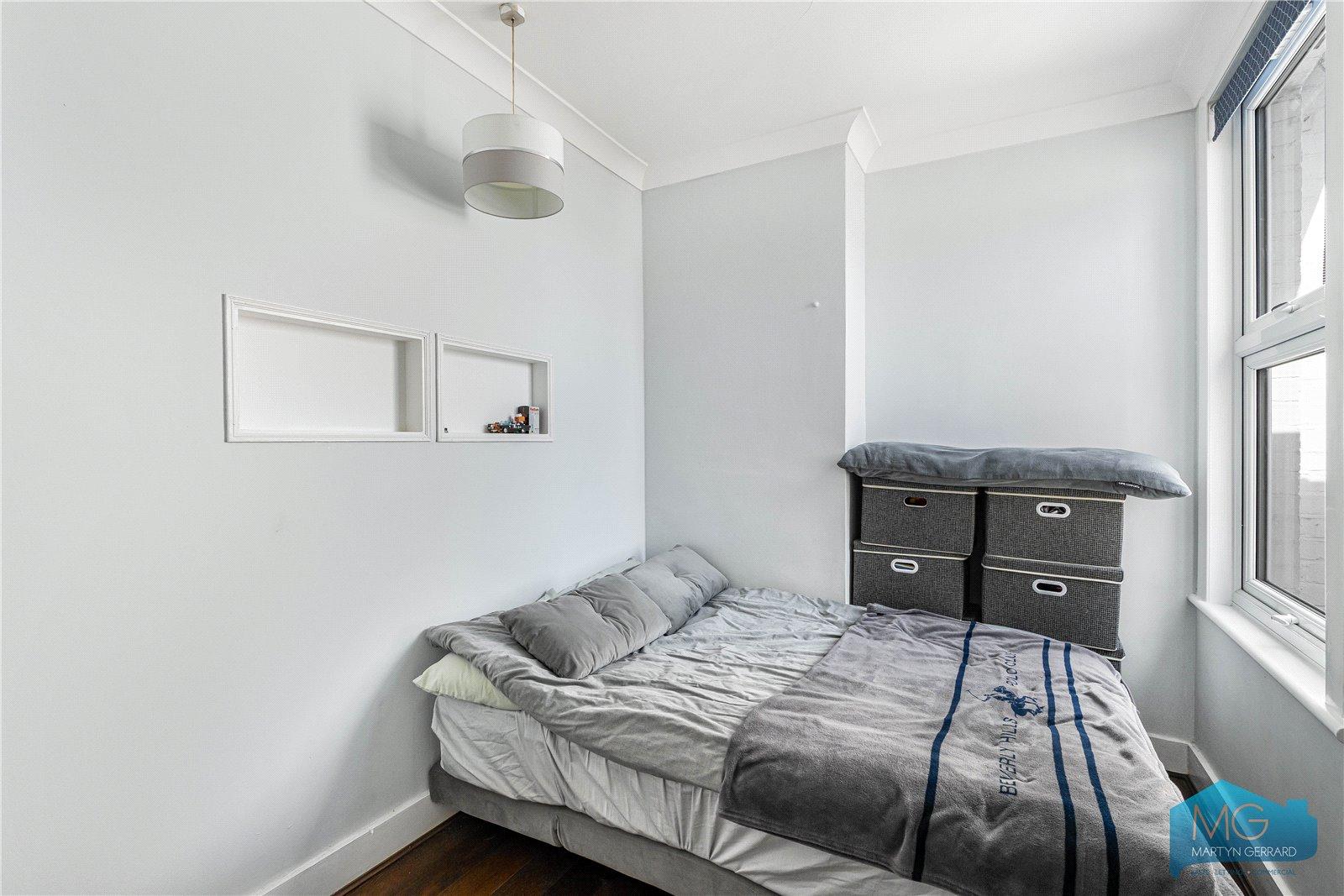 3 bedroom Terraced House for sale - Martyn Gerrard