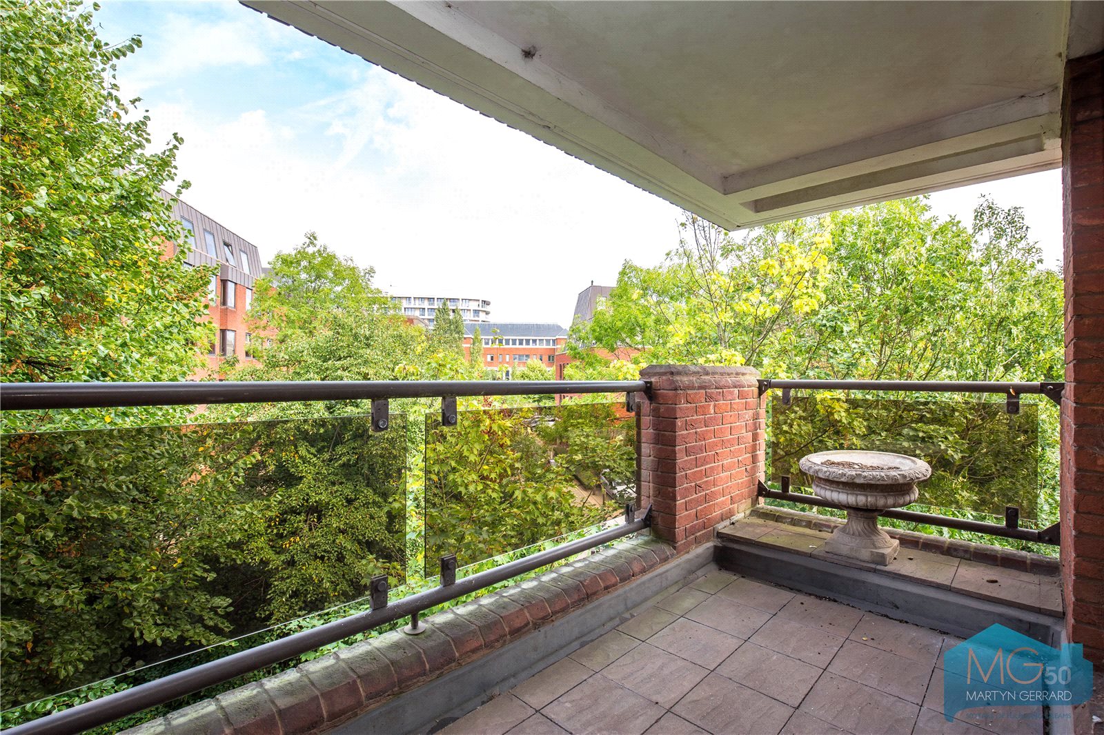 4 bedroom Apartment to rent - Martyn Gerrard