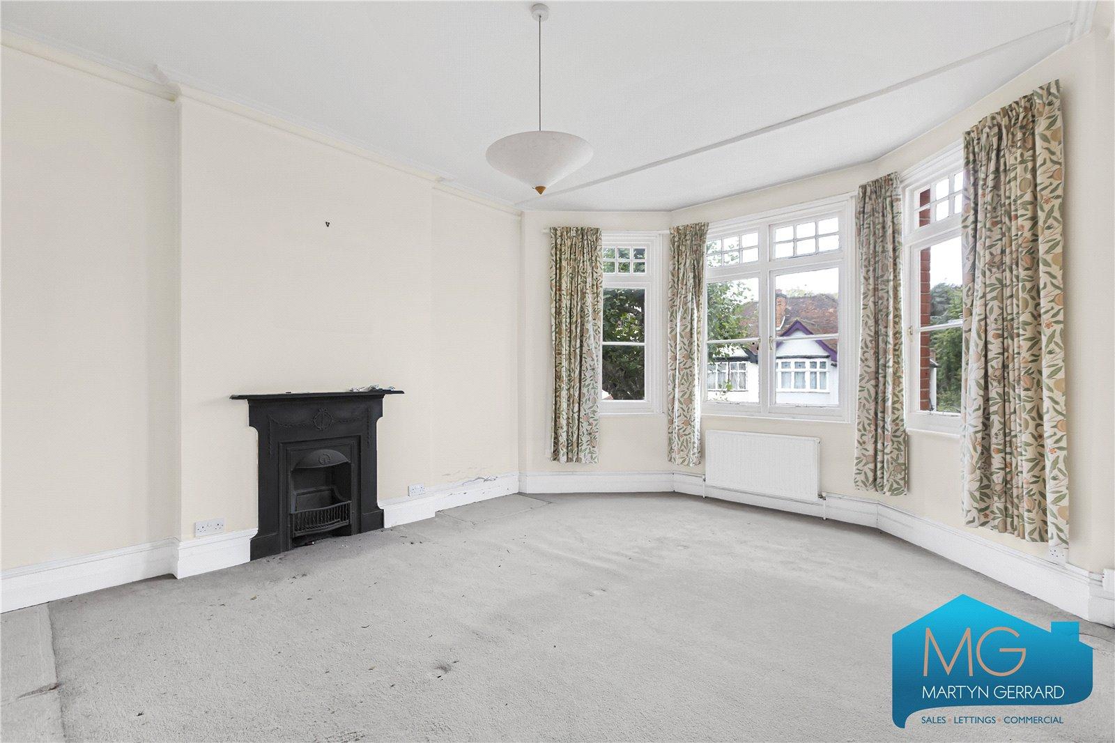 3 bedroom Semi-Detached House to rent - Martyn Gerrard