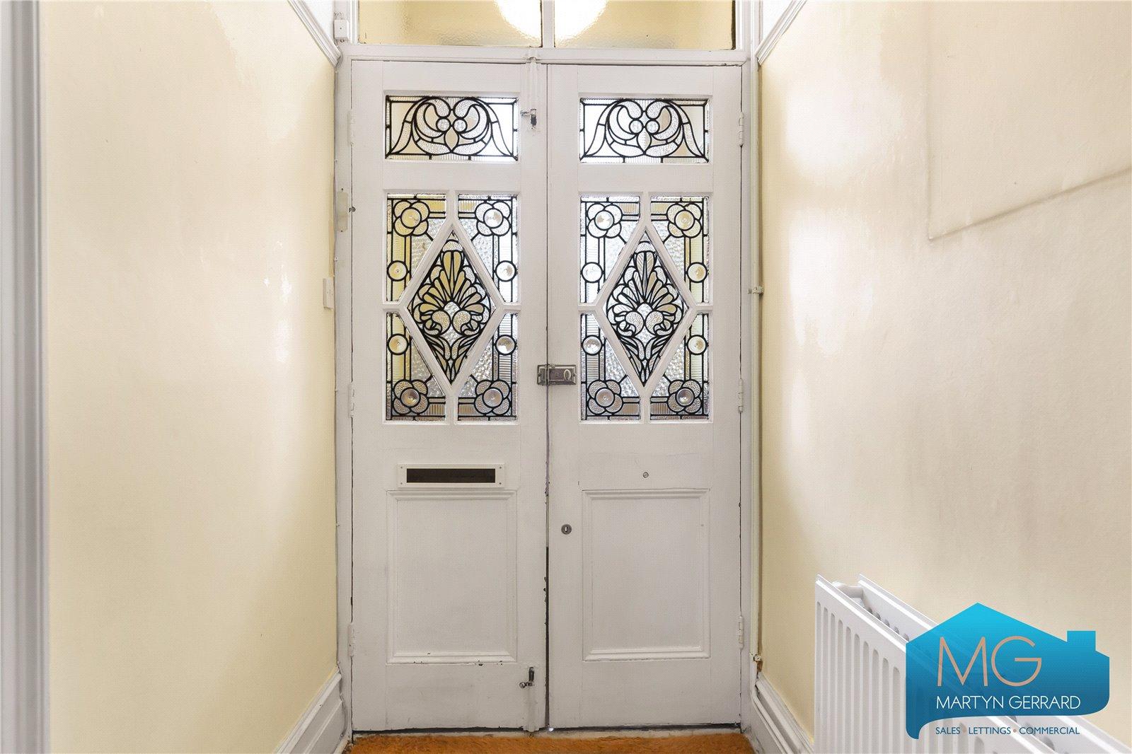 3 bedroom Semi-Detached House to rent - Martyn Gerrard