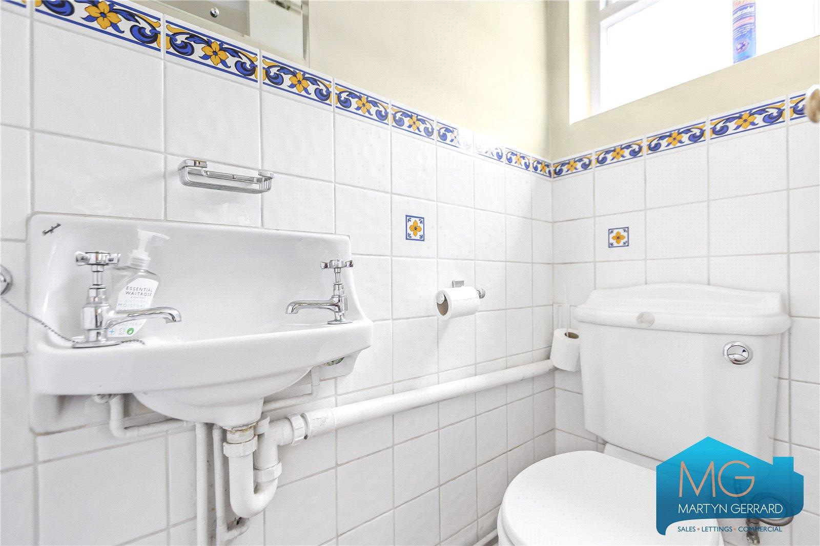3 bedroom Semi-Detached House to rent - Martyn Gerrard