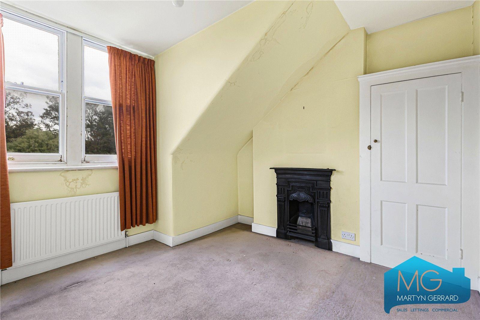 3 bedroom Semi-Detached House to rent + ' - Martyn Gerrard