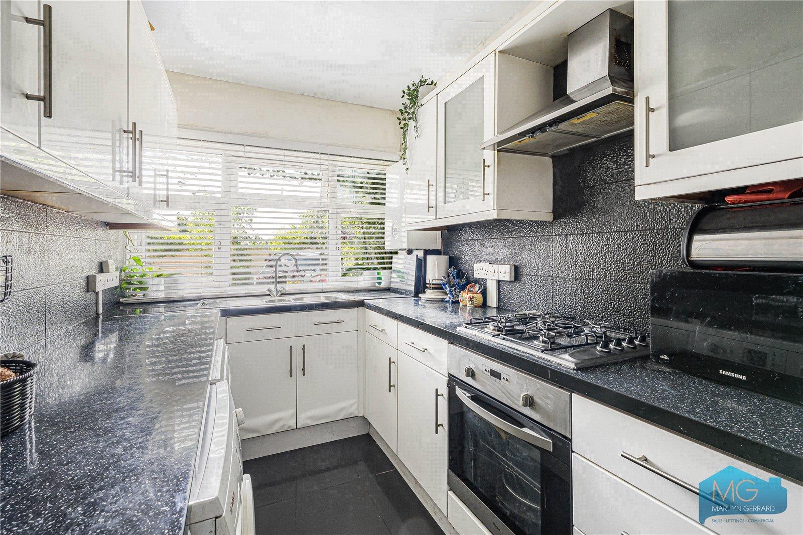 2 bedroom Ground Floor Flat for sale - Martyn Gerrard