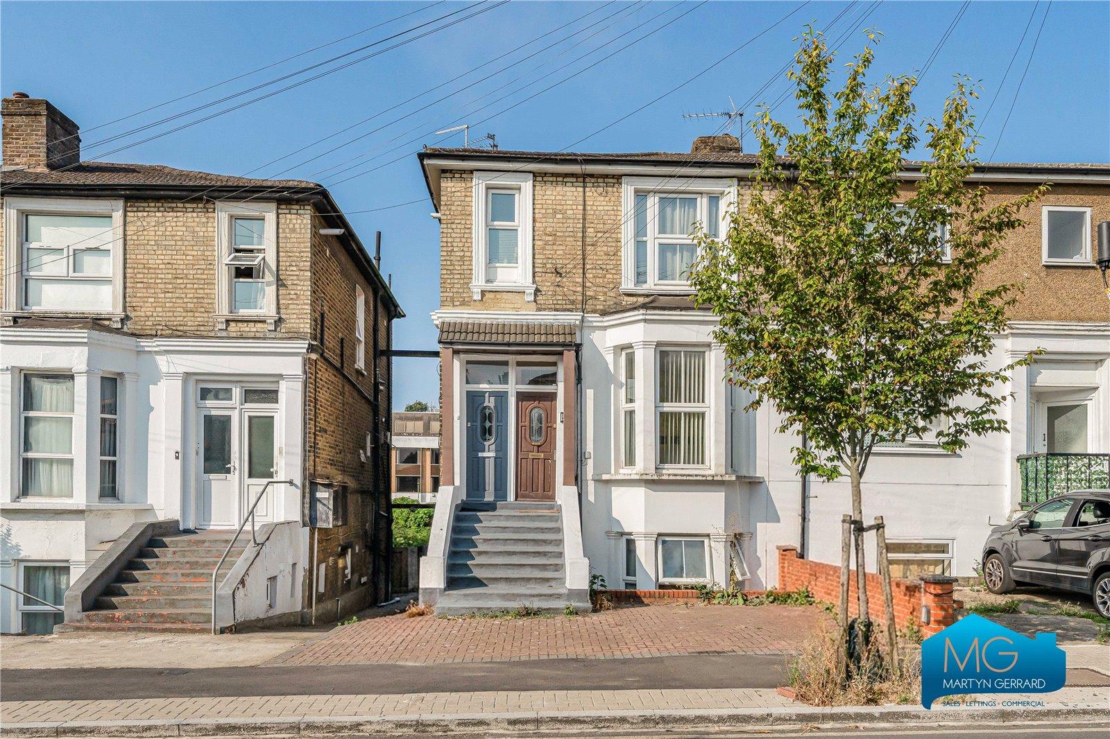 2 bedroom Apartment to rent - Martyn Gerrard