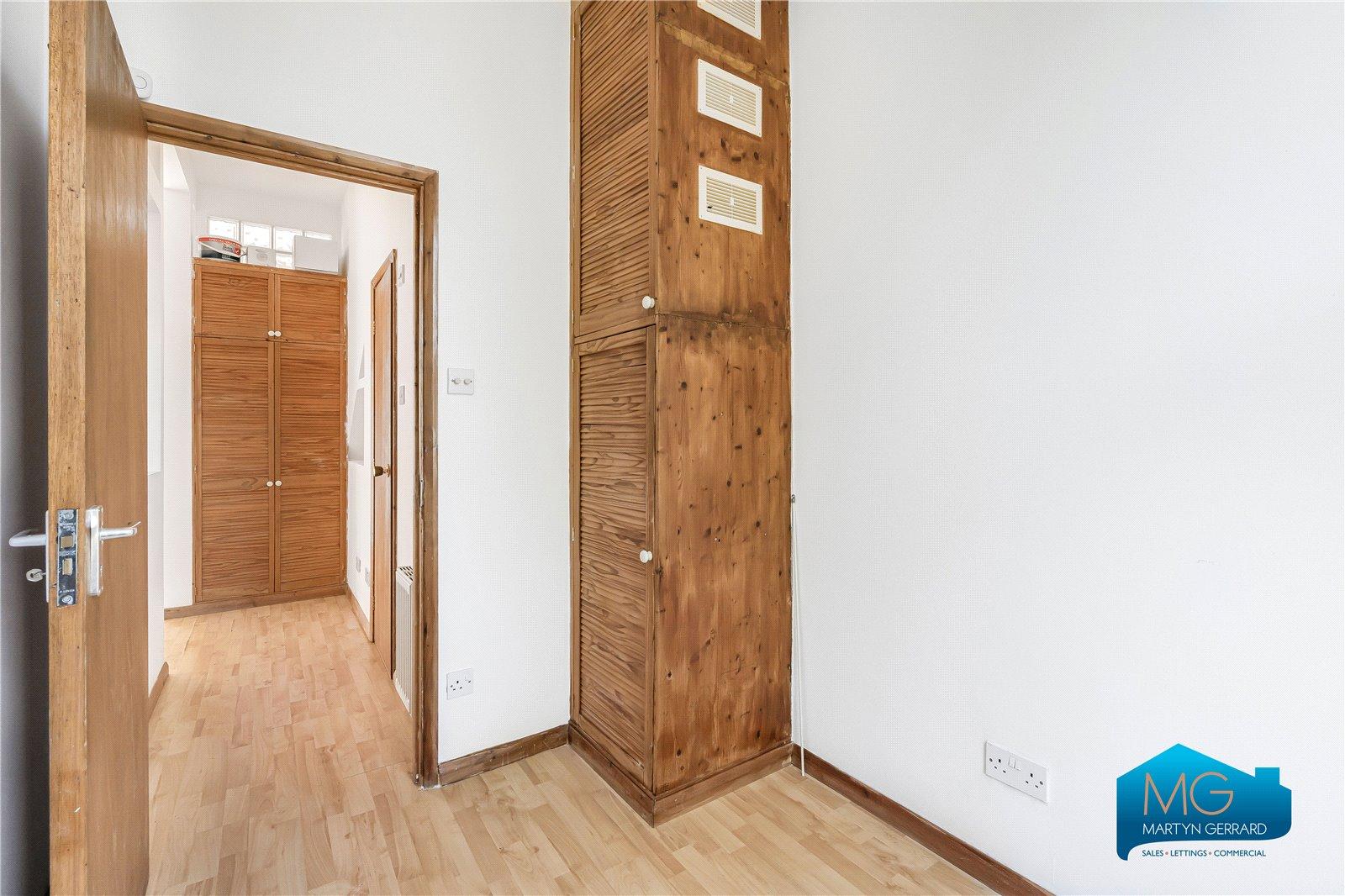 2 bedroom Apartment to rent - Martyn Gerrard