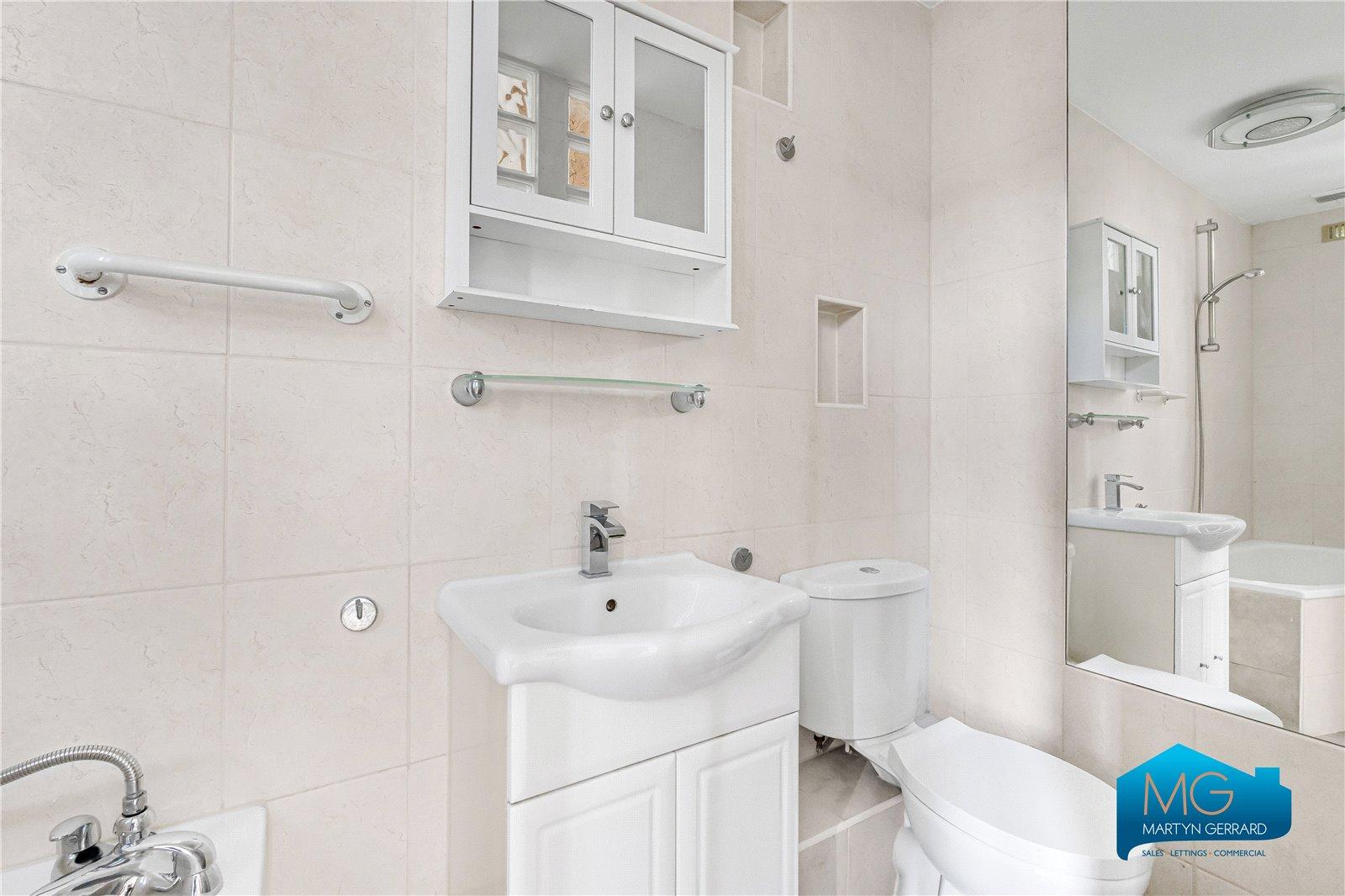 2 bedroom Apartment to rent - Martyn Gerrard