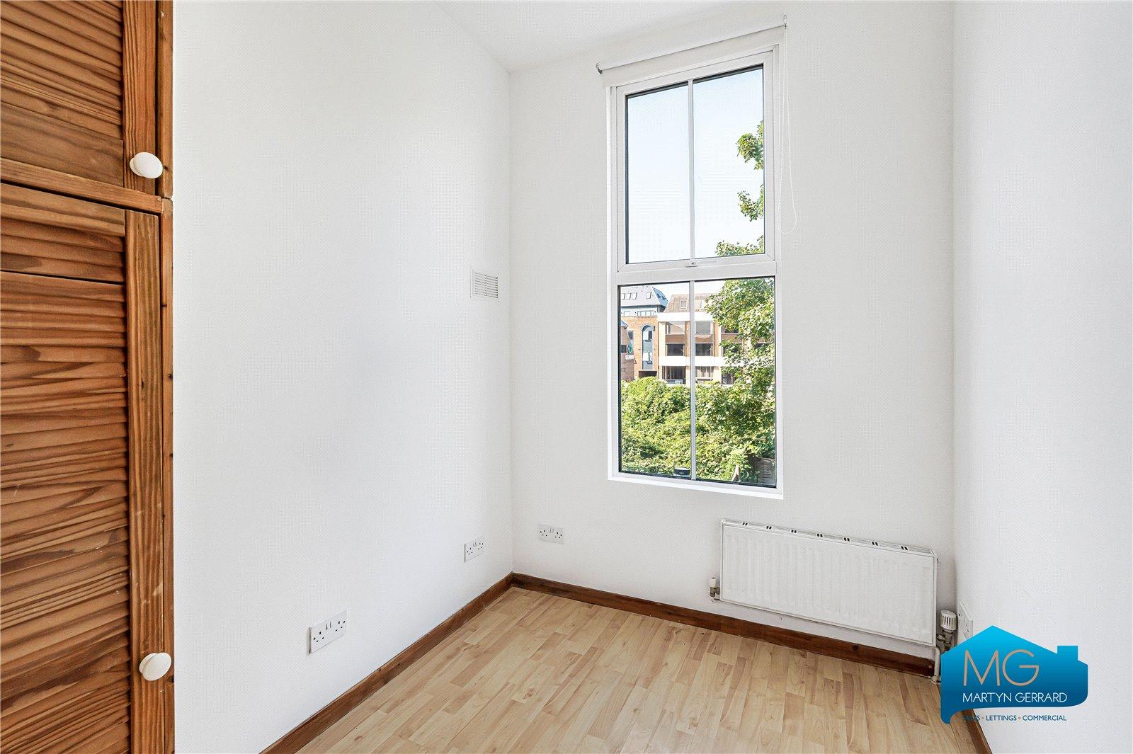 2 bedroom Apartment to rent - Martyn Gerrard