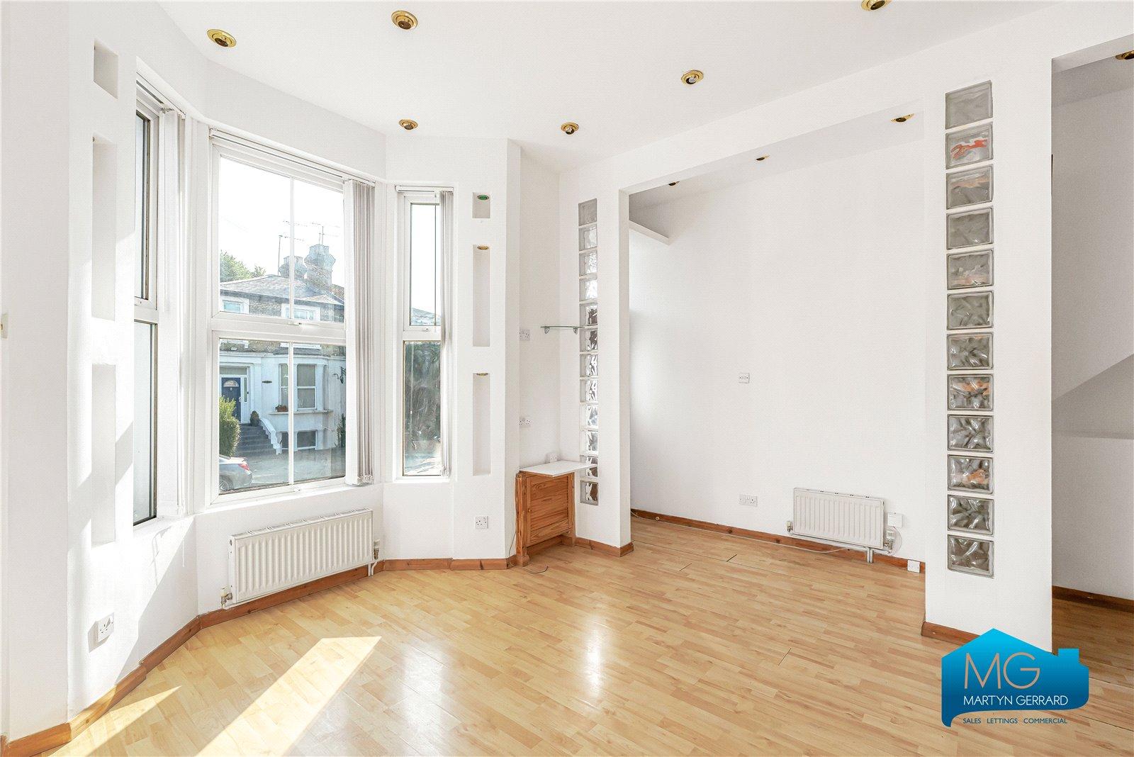 2 bedroom Apartment to rent - Martyn Gerrard