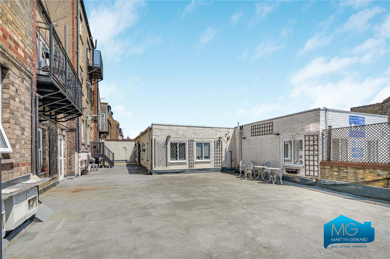1 bedroom Apartment to rent - Martyn Gerrard