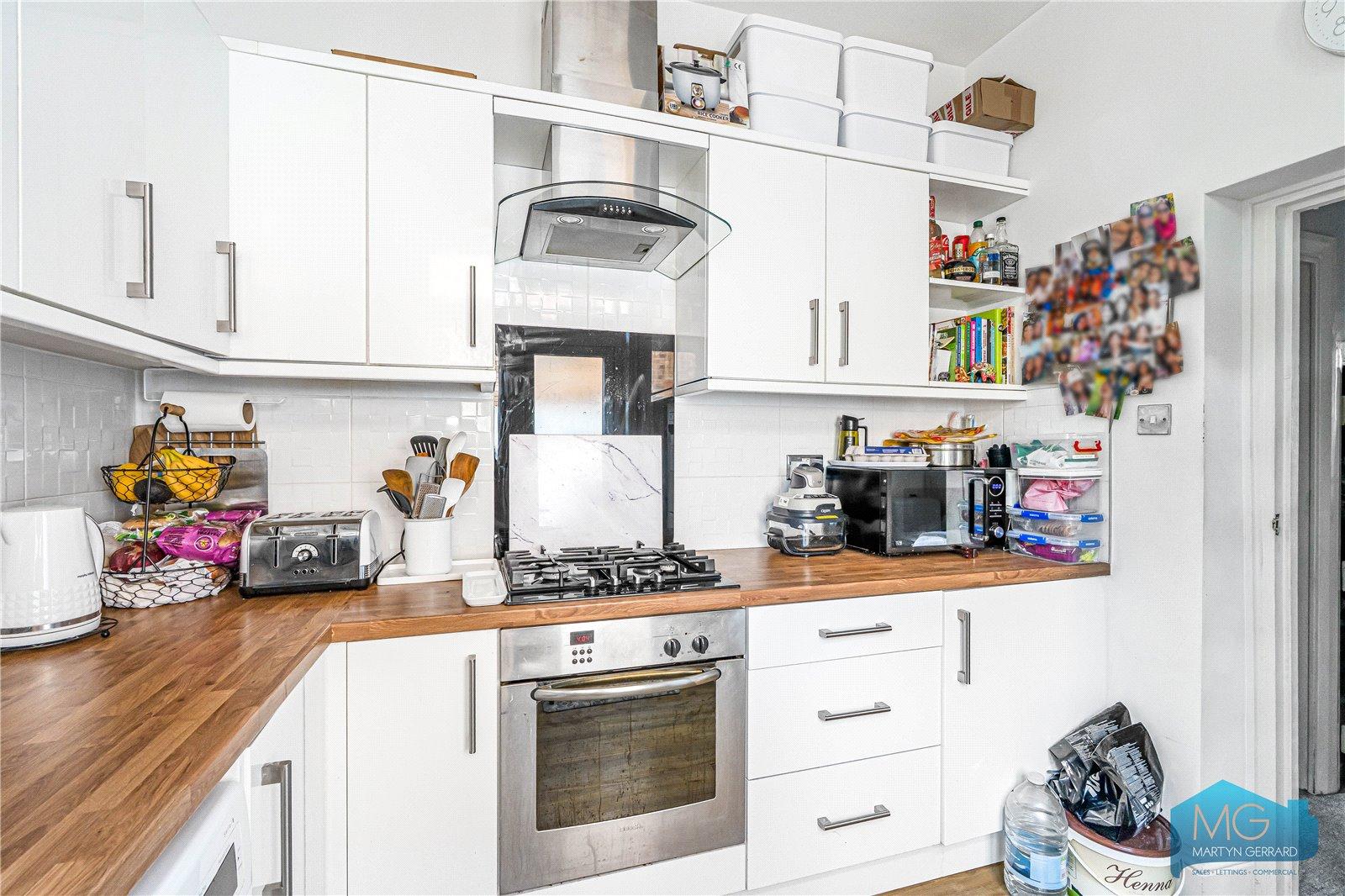 2 bedroom Ground Floor Flat for sale - Martyn Gerrard