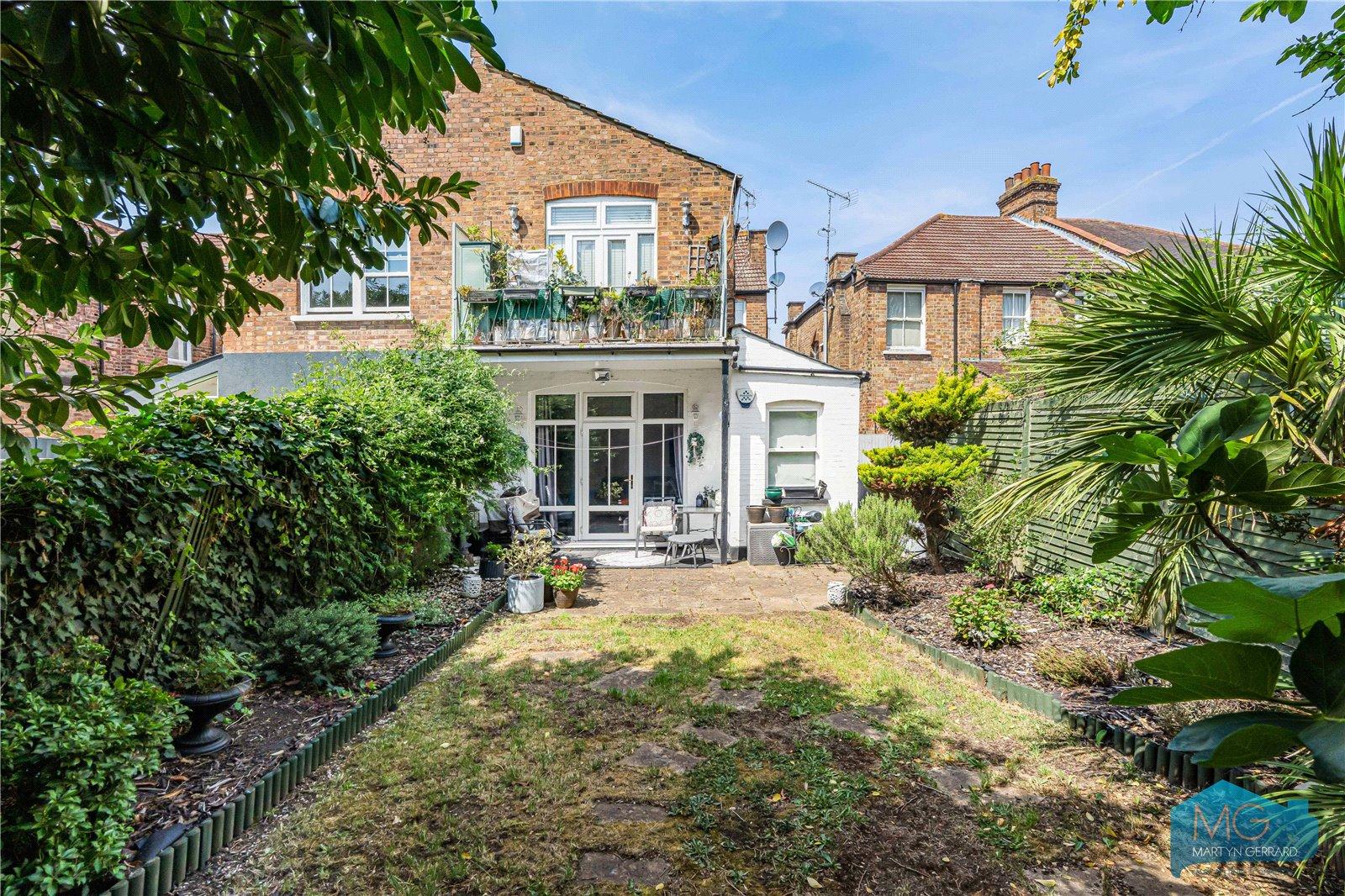 2 bedroom Ground Floor Flat for sale - Martyn Gerrard