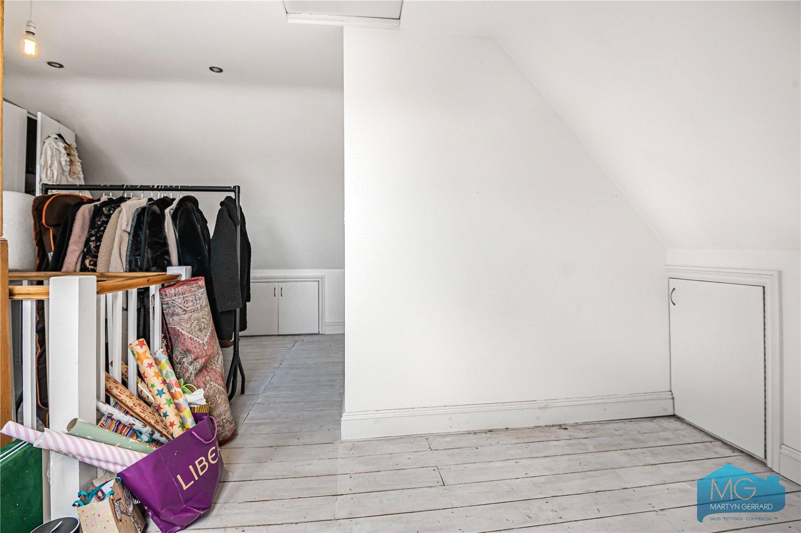 4 bedroom End of Terrace House for sale - Martyn Gerrard