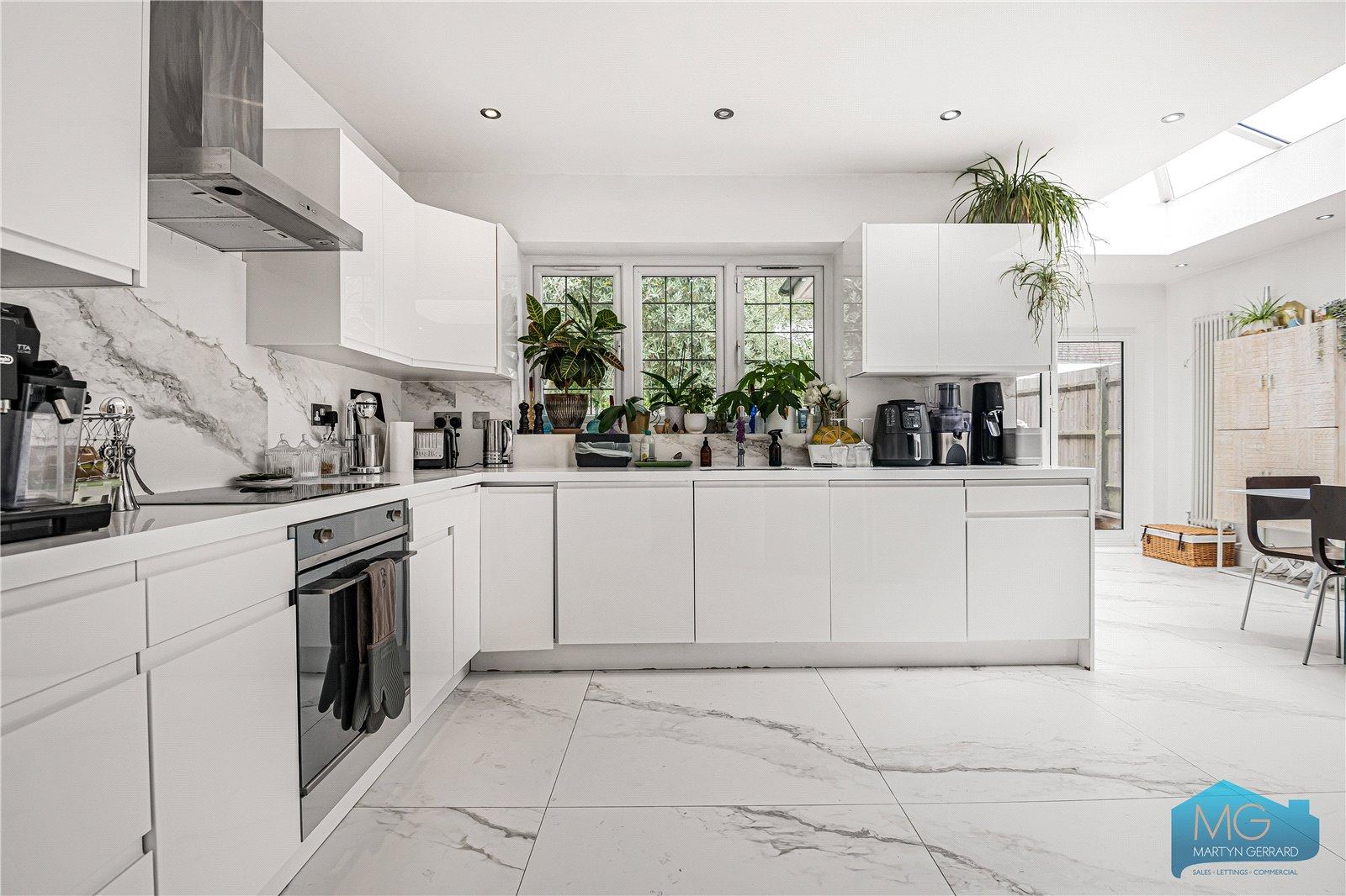 4 bedroom End of Terrace House for sale - Martyn Gerrard