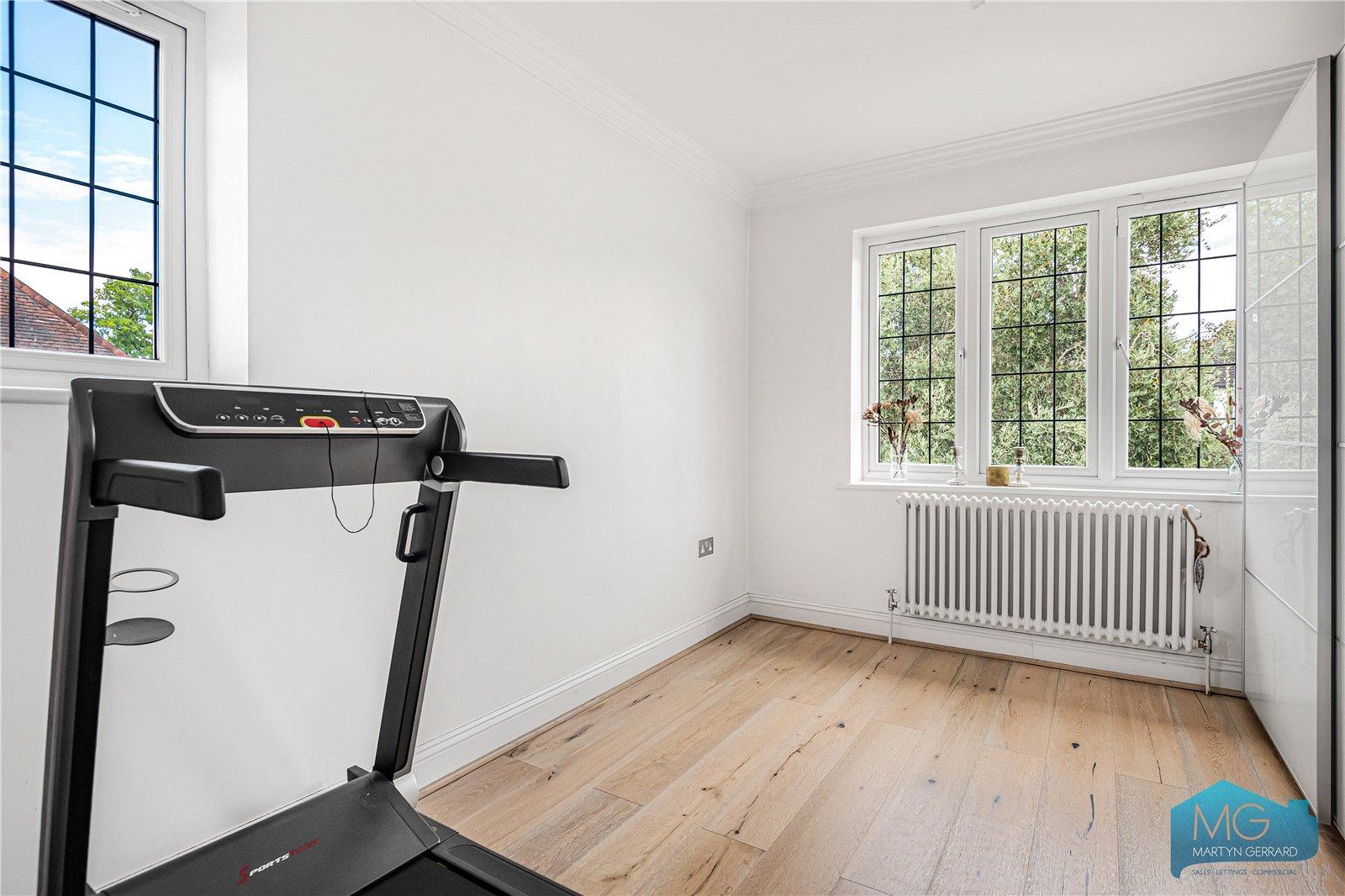 4 bedroom End of Terrace House for sale - Martyn Gerrard