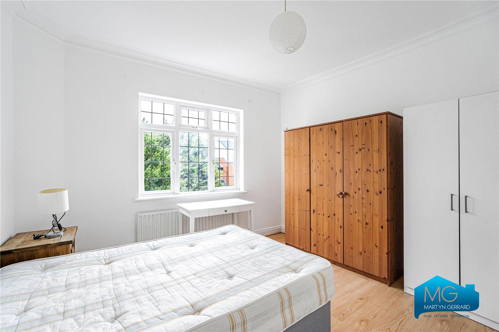 3 bedroom Apartment to rent - Martyn Gerrard