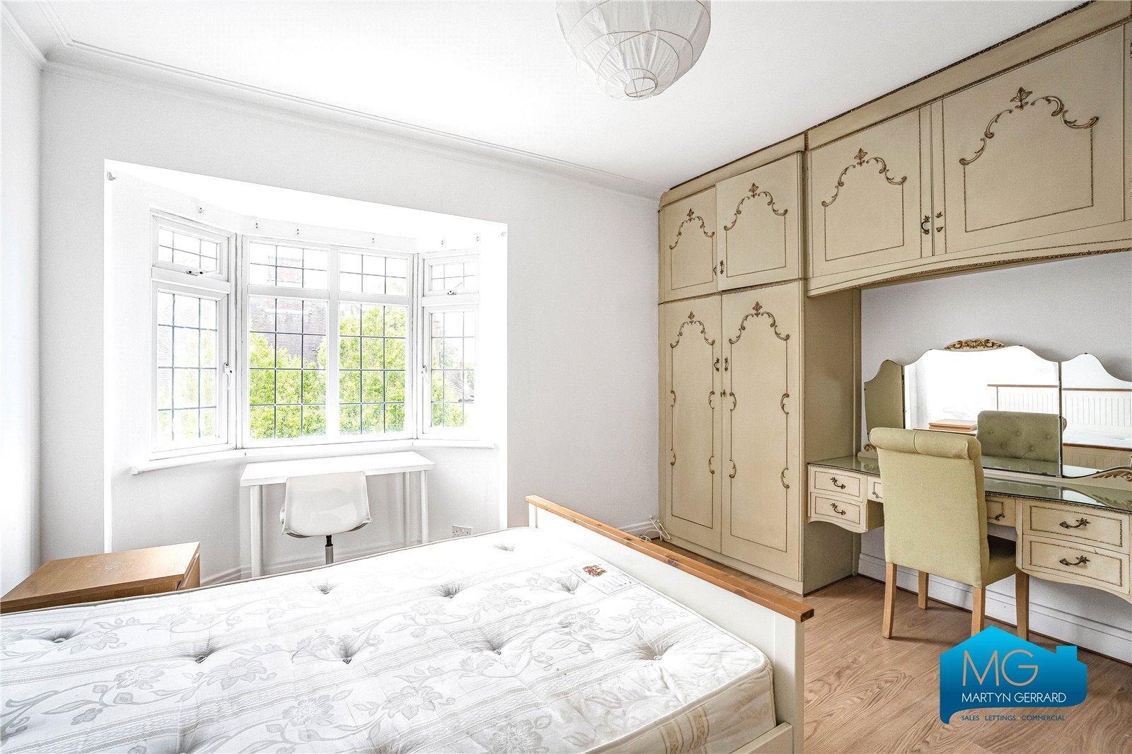 3 bedroom Apartment to rent - Martyn Gerrard