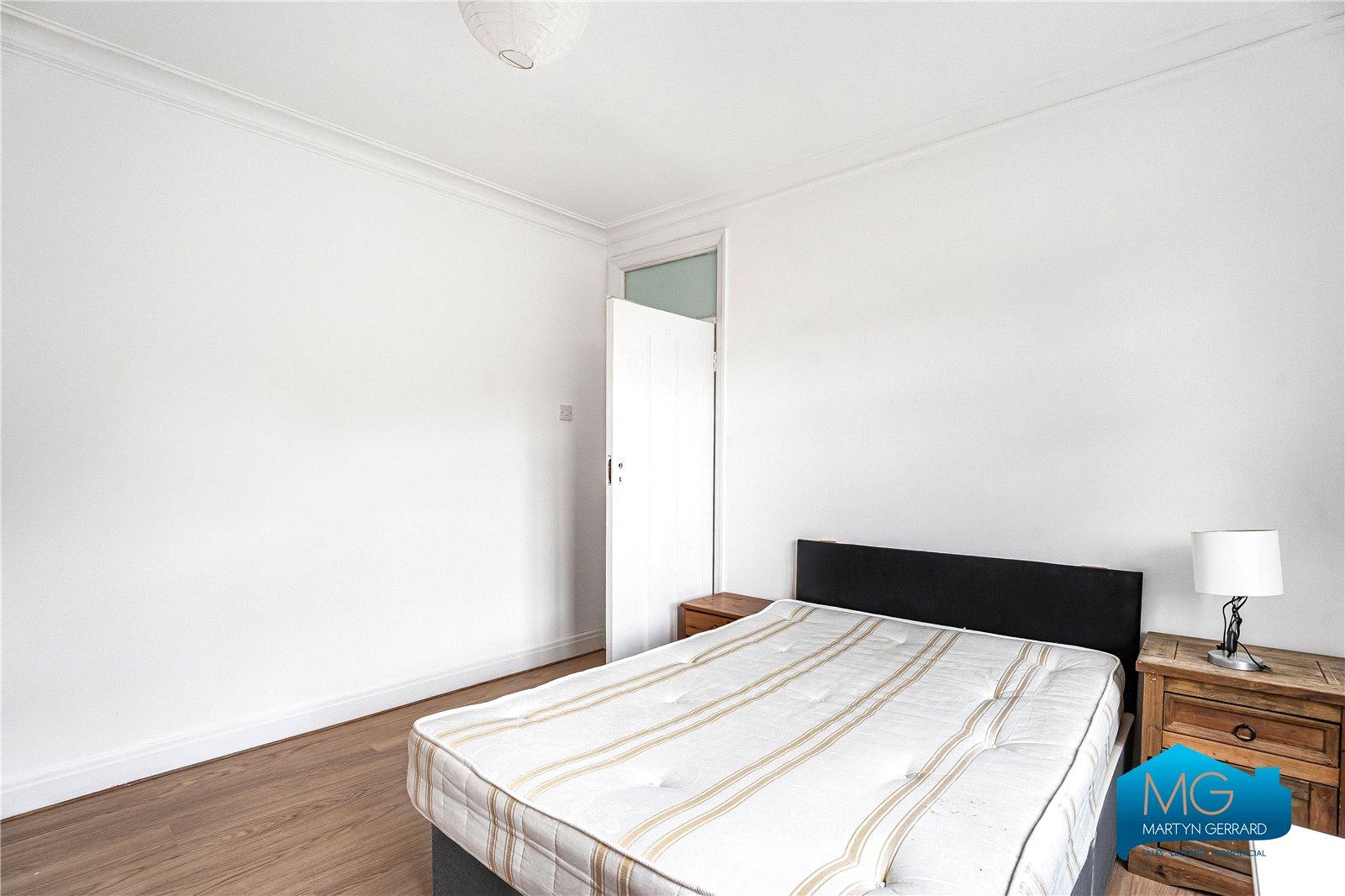 3 bedroom Apartment to rent - Martyn Gerrard