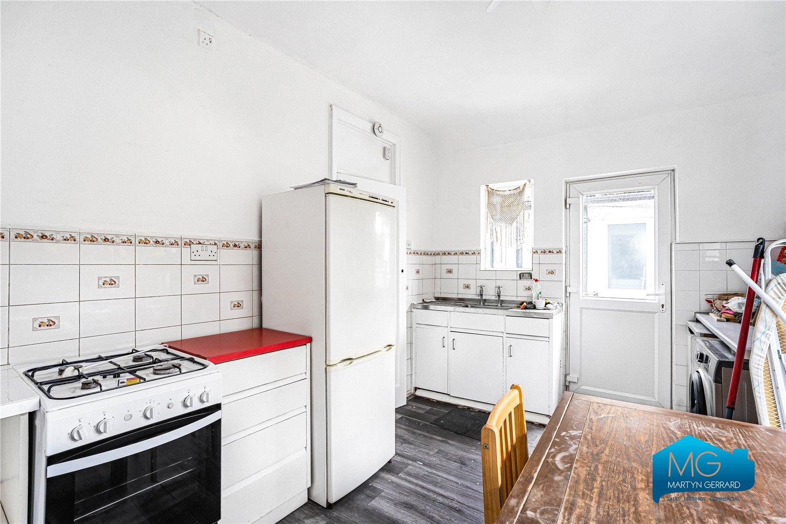 3 bedroom Apartment to rent - Martyn Gerrard