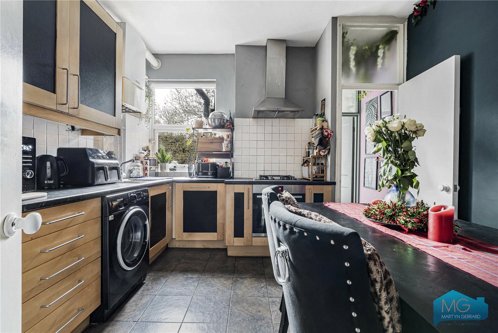 3 bedroom Apartment for sale - Martyn Gerrard