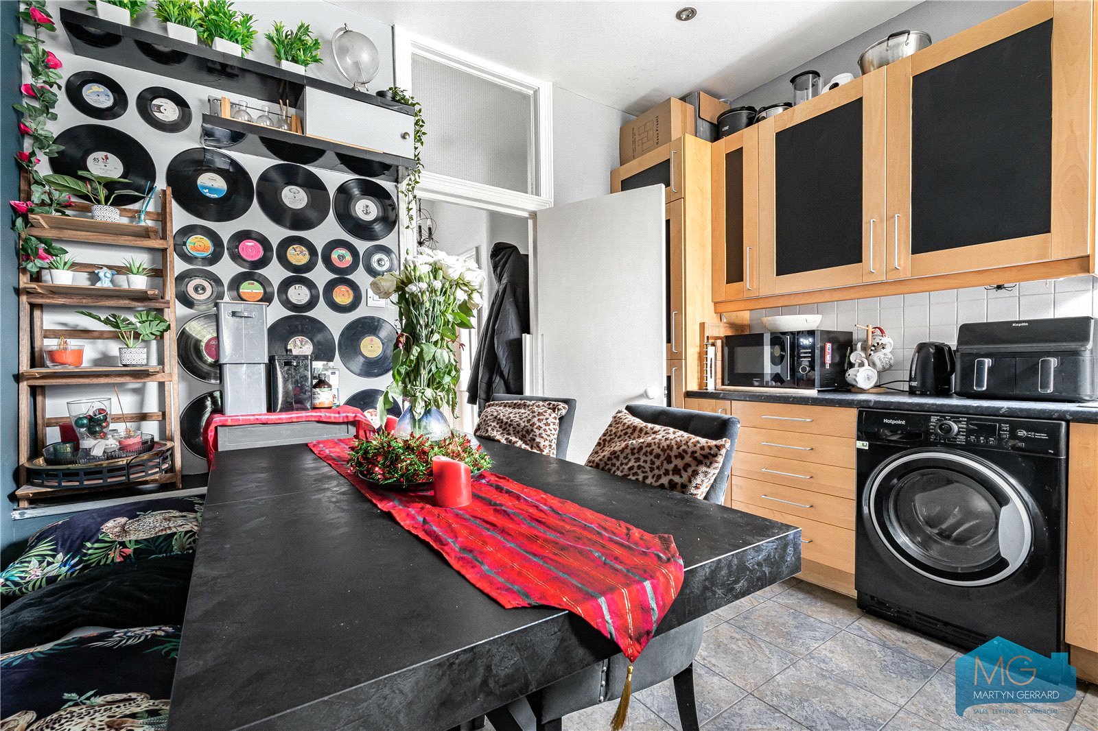 3 bedroom Apartment for sale - Martyn Gerrard