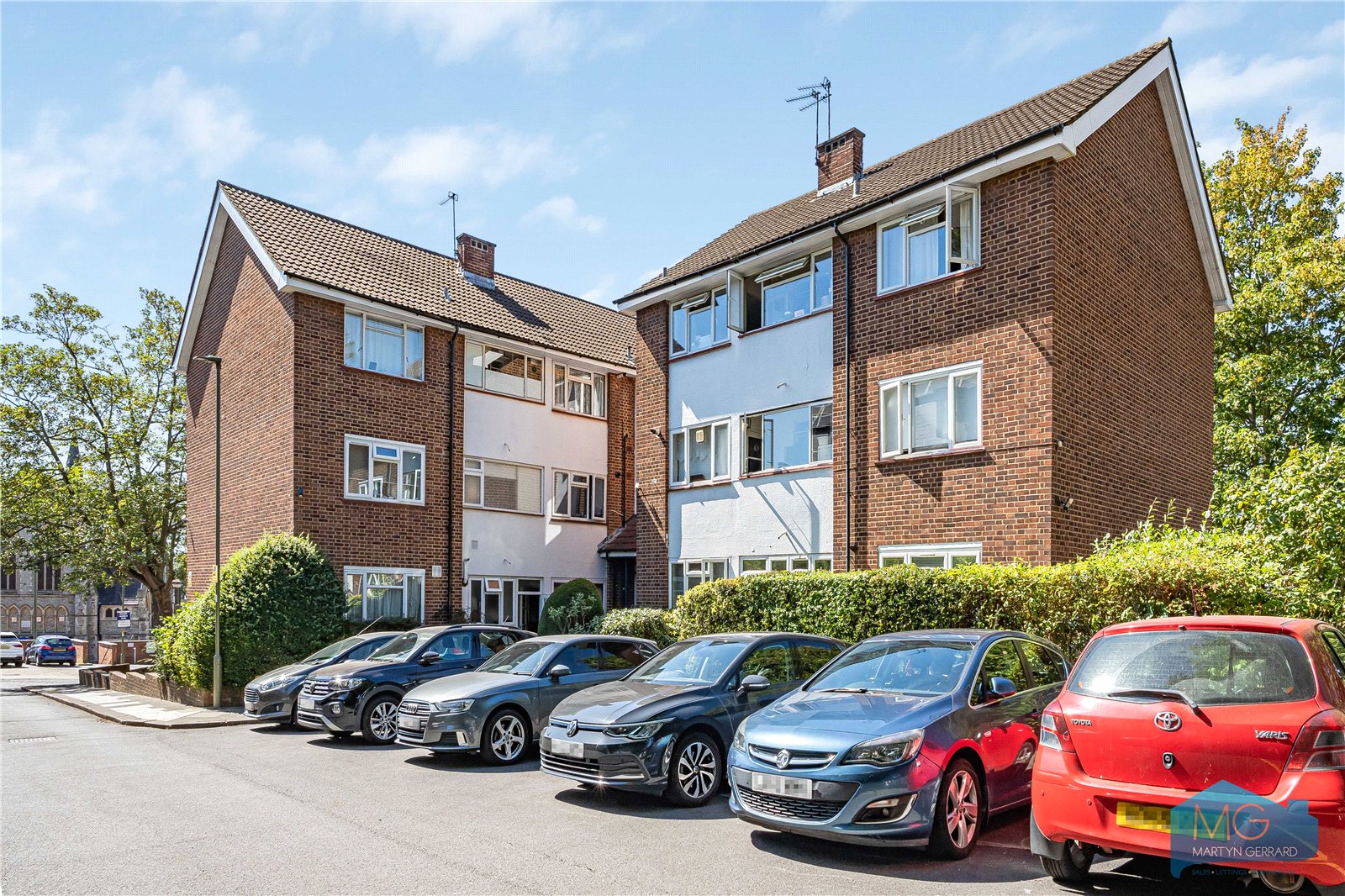 2 bedroom Property for sale - Martyn Gerrard