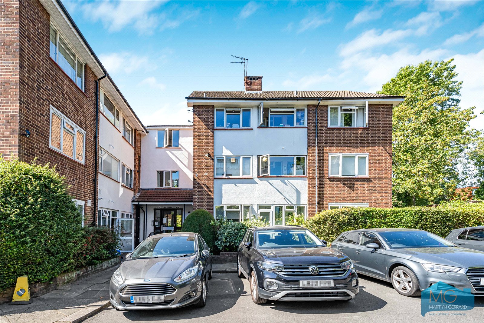 2 bedroom Property for sale - Martyn Gerrard