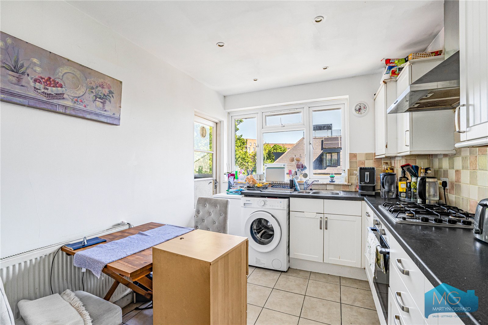 2 bedroom Property for sale - Martyn Gerrard
