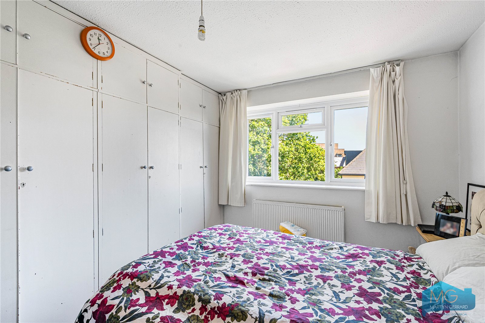 2 bedroom Property for sale - Martyn Gerrard