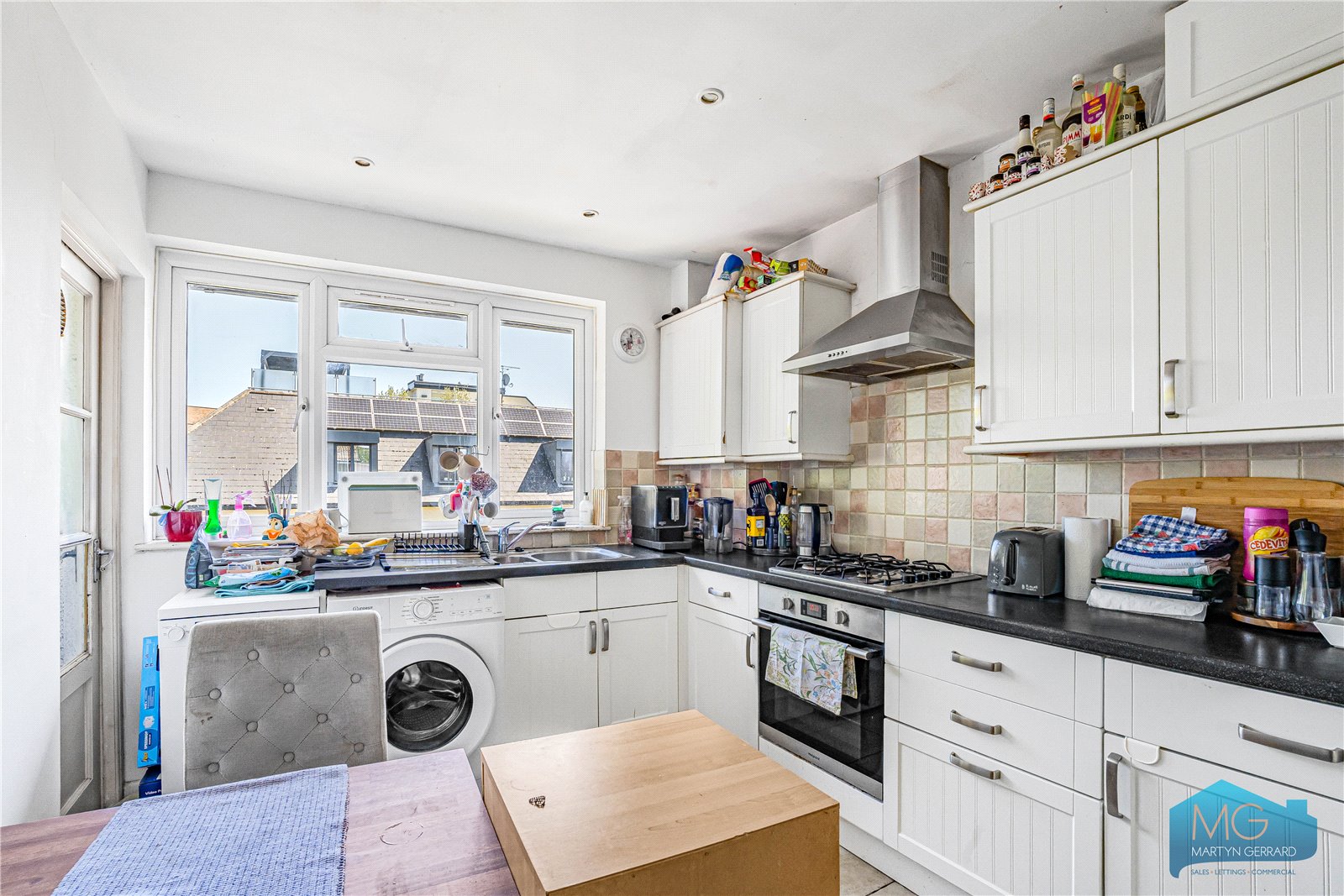 2 bedroom Property for sale - Martyn Gerrard