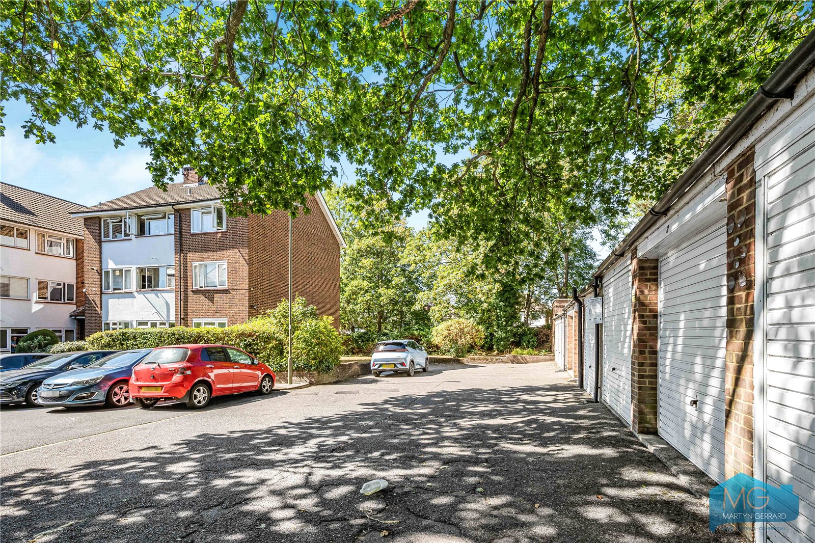 2 bedroom Property for sale - Martyn Gerrard