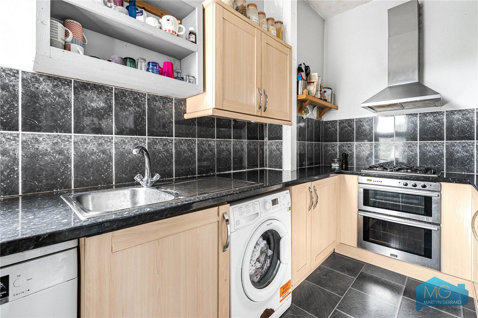 3 bedroom Apartment for sale - Martyn Gerrard