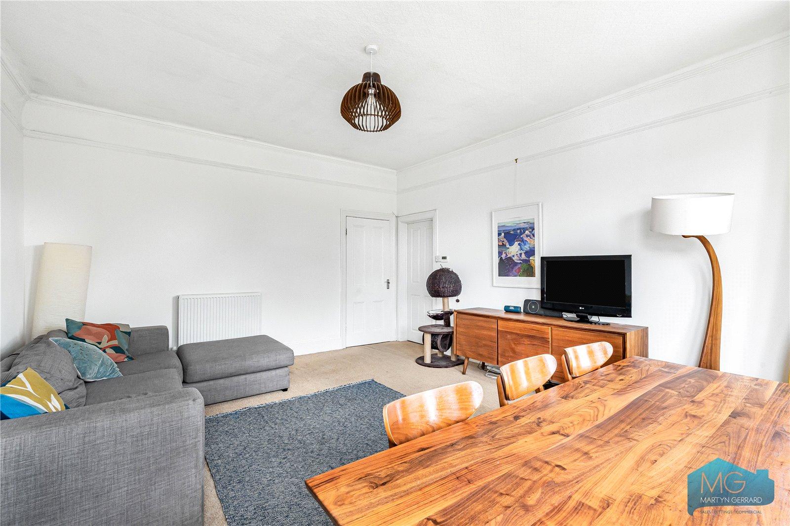 3 bedroom Apartment for sale - Martyn Gerrard