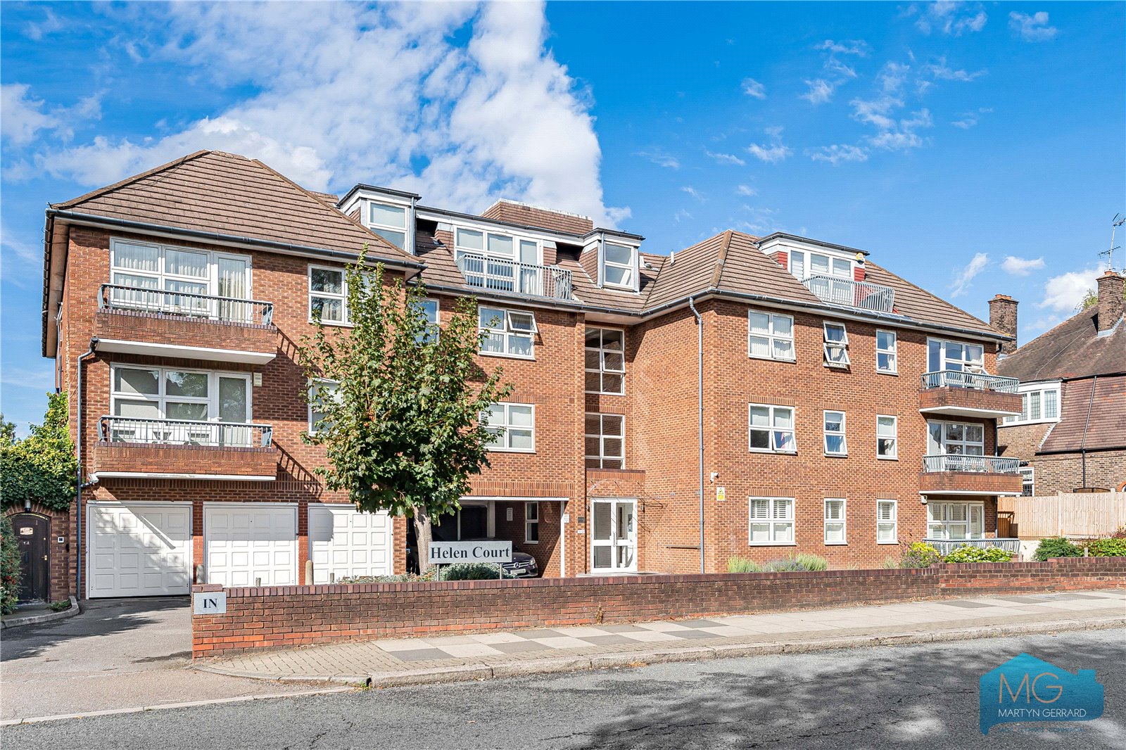 3 bedroom Apartment for sale - Martyn Gerrard