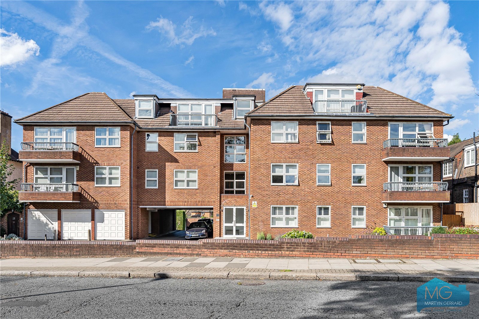 3 bedroom Apartment for sale - Martyn Gerrard